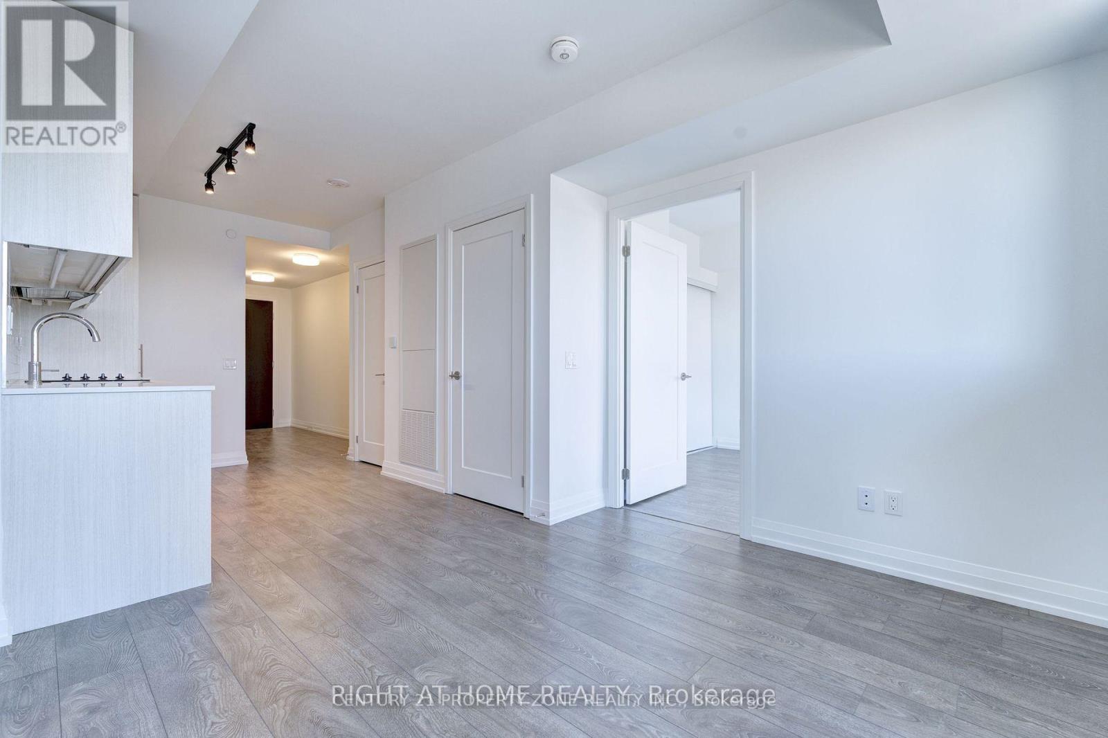 1609 - 286 Main Street, Toronto, Ontario  M4C 0B3 - Photo 19 - E12987522