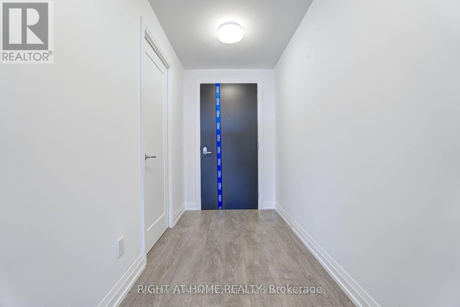 1609 - 286 Main Street, Toronto, Ontario  M4C 0B3 - Photo 2 - E12987522