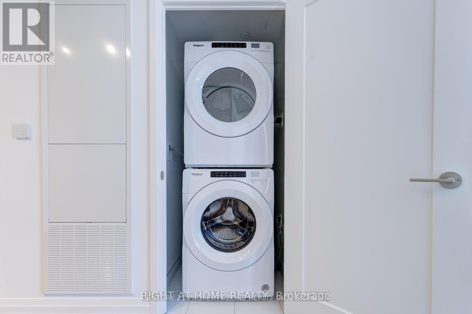 1609 - 286 Main Street, Toronto, Ontario  M4C 0B3 - Photo 20 - E12987522