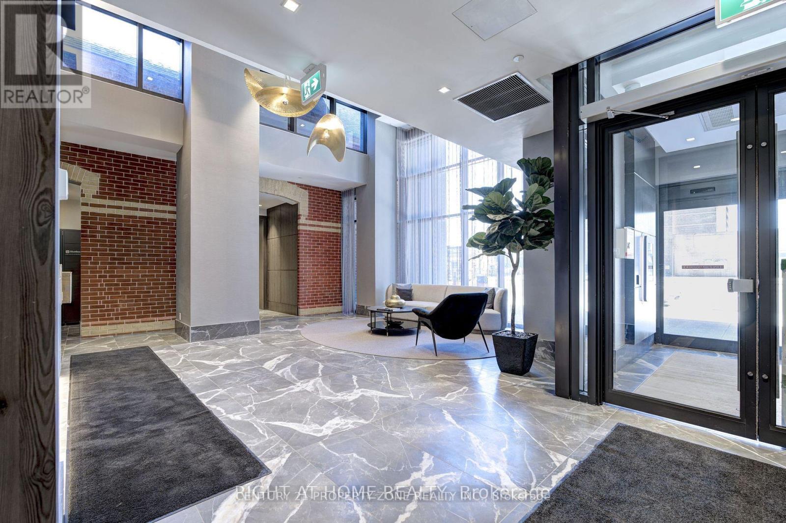 1609 - 286 Main Street, Toronto, Ontario  M4C 0B3 - Photo 3 - E12987522