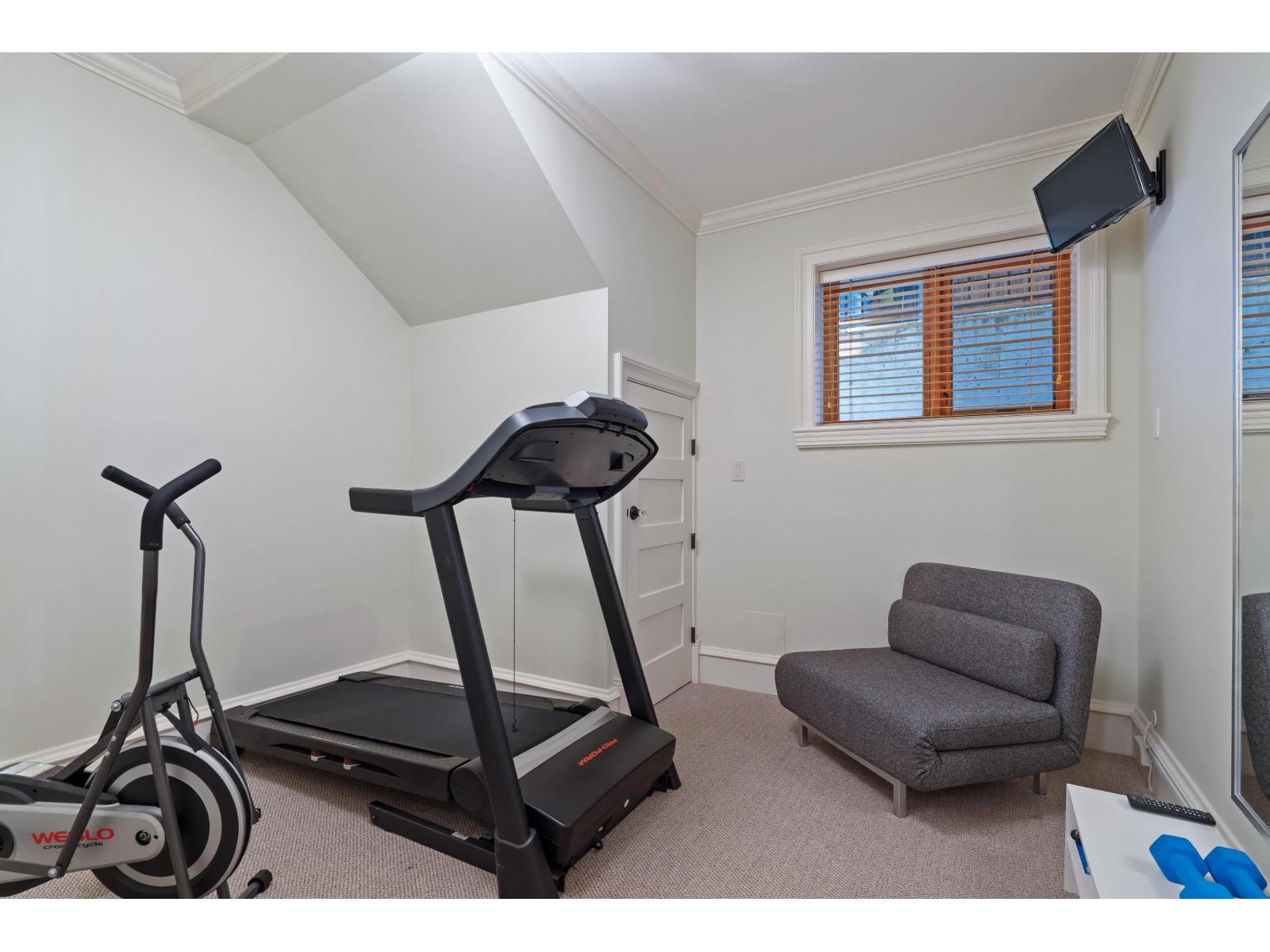 15188 Columbia Avenue, White Rock, British Columbia  V4B 1J3 - Photo 30 - R3109368