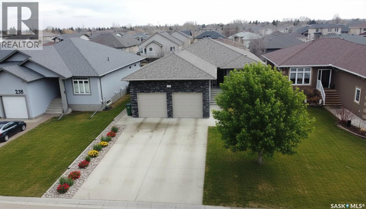 242 Wood Lily Drive, Moose Jaw, Saskatchewan  S6J 0A3 - Photo 2 - SK031014