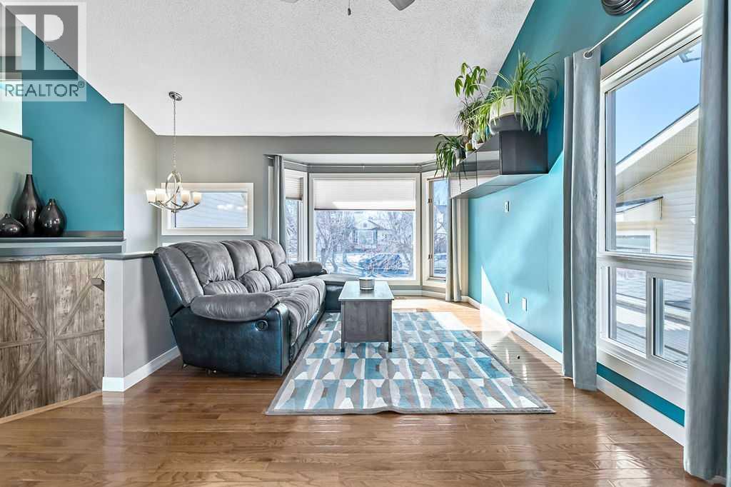 851 Mckenzie Drive Se, Calgary, Alberta  T2Z 1W3 - Photo 5 - A2291477