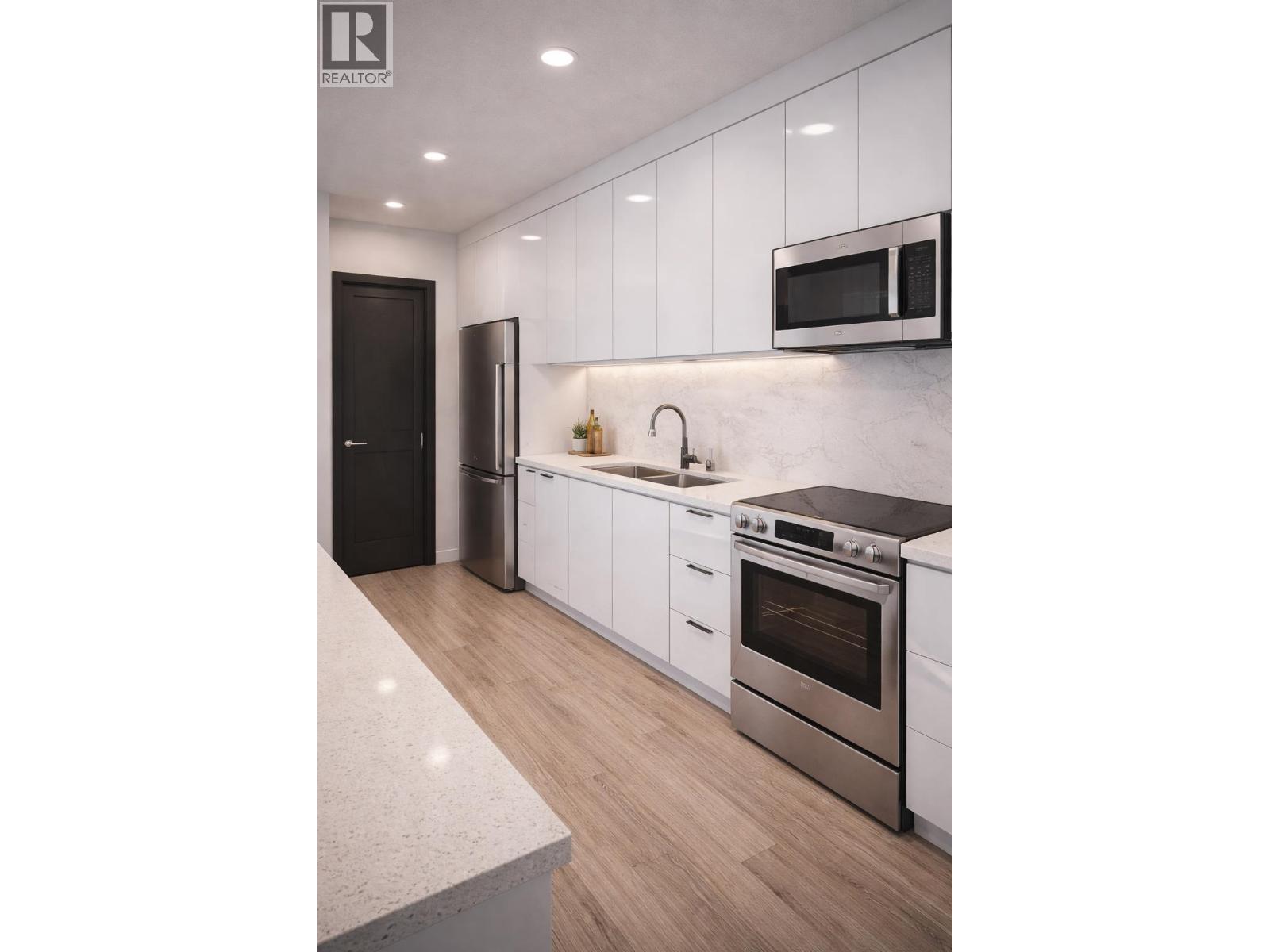 205 120 E 4th Street, North Vancouver, British Columbia  V7L 1H6 - Photo 2 - R3109945