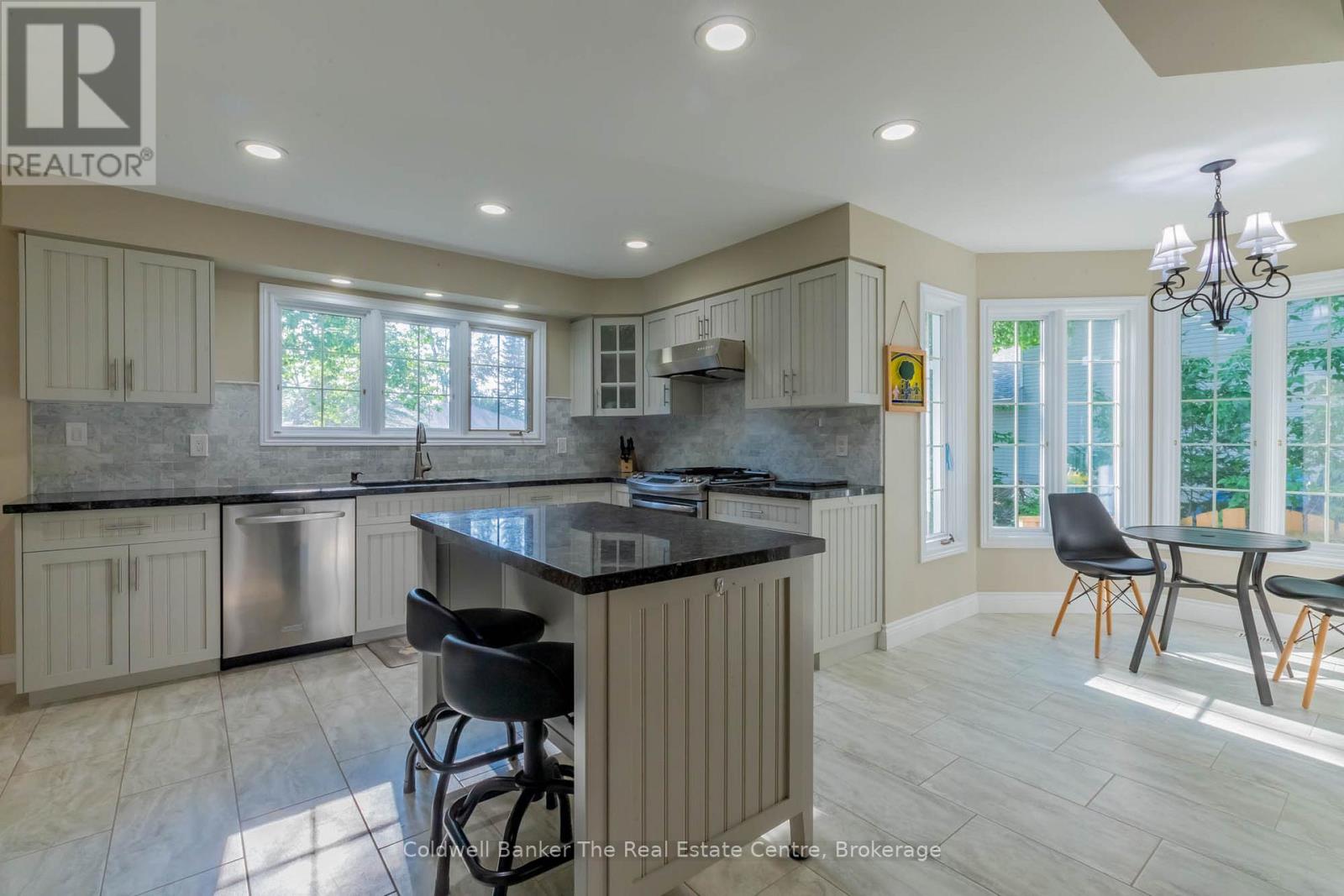 110 Forest Glen Drive, Gravenhurst, Ontario  P1P 1A1 - Photo 9 - X12987524