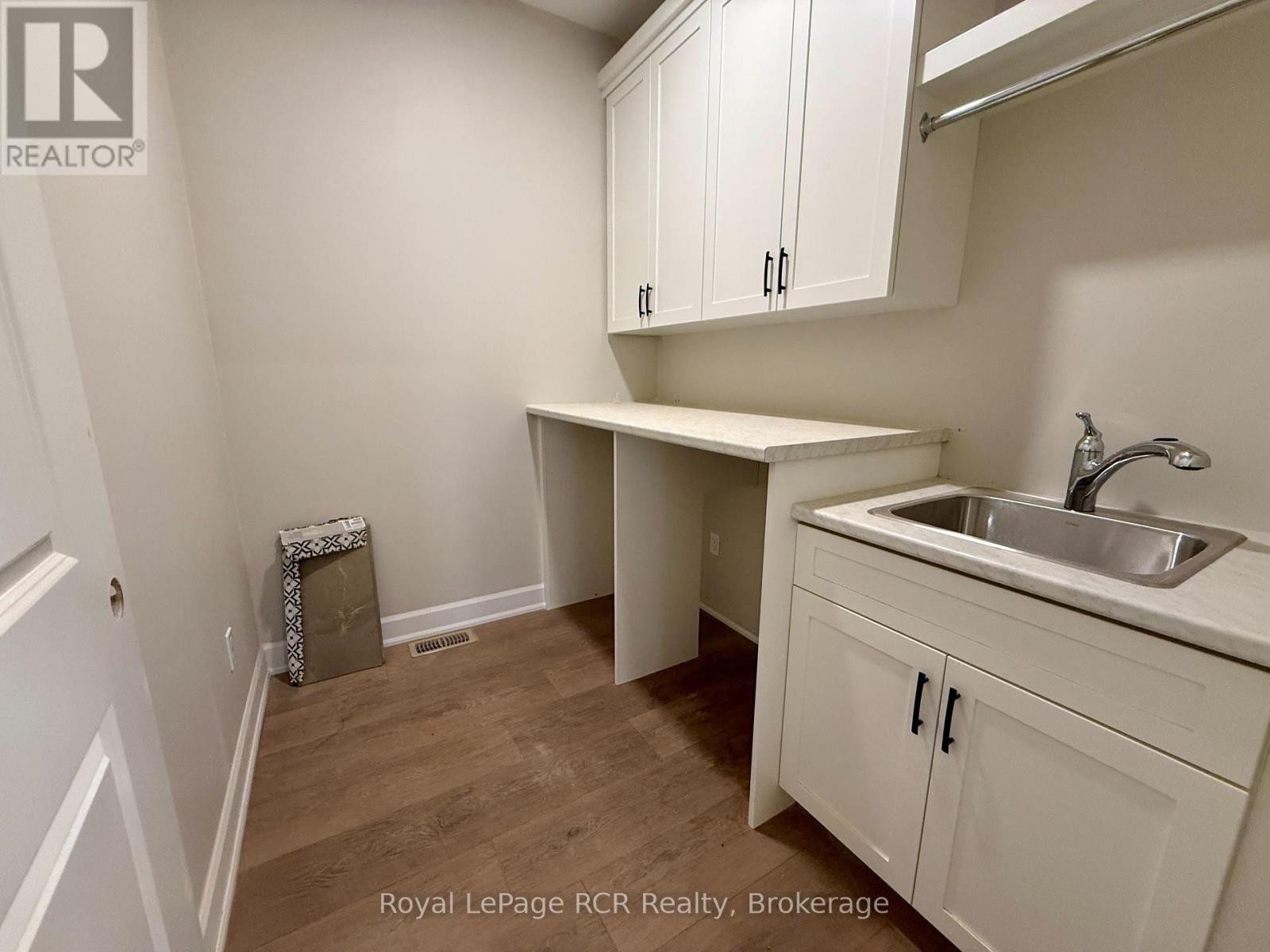 88 Griffith Street, Brockton, Ontario N0G 2V0 - Photo 7 - X12987526