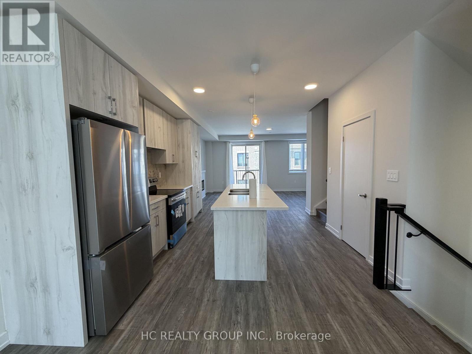 27 Agnes Lane, Richmond Hill, Ontario  L4B 0J7 - Photo 2 - N12987514