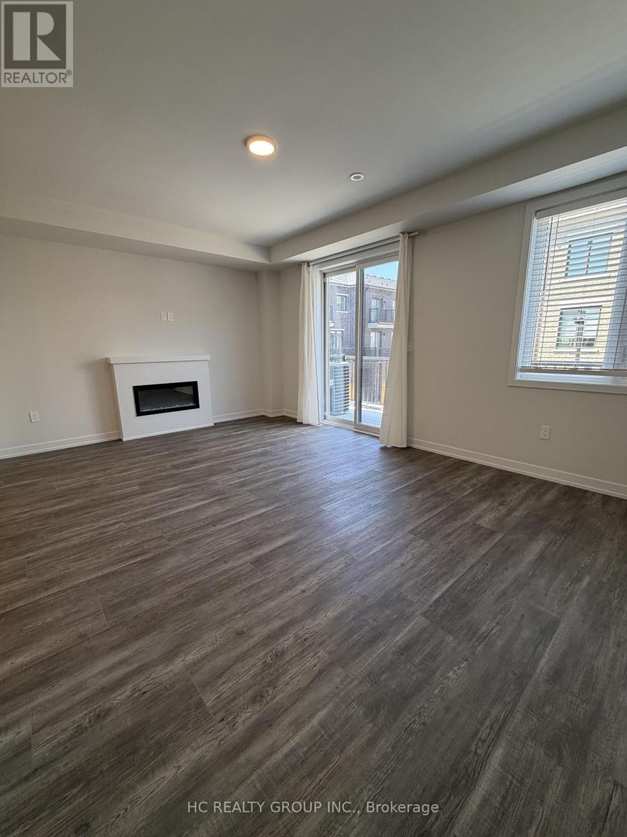 27 Agnes Lane, Richmond Hill, Ontario  L4B 0J7 - Photo 3 - N12987514