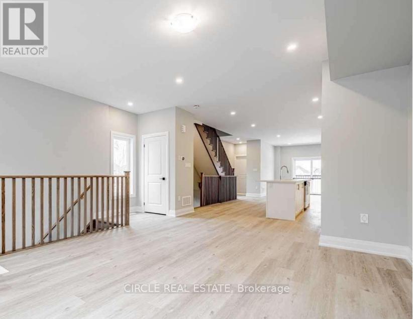 1489 Purchase Place, Innisfil, Ontario  L0L 1W0 - Photo 5 - N12987530