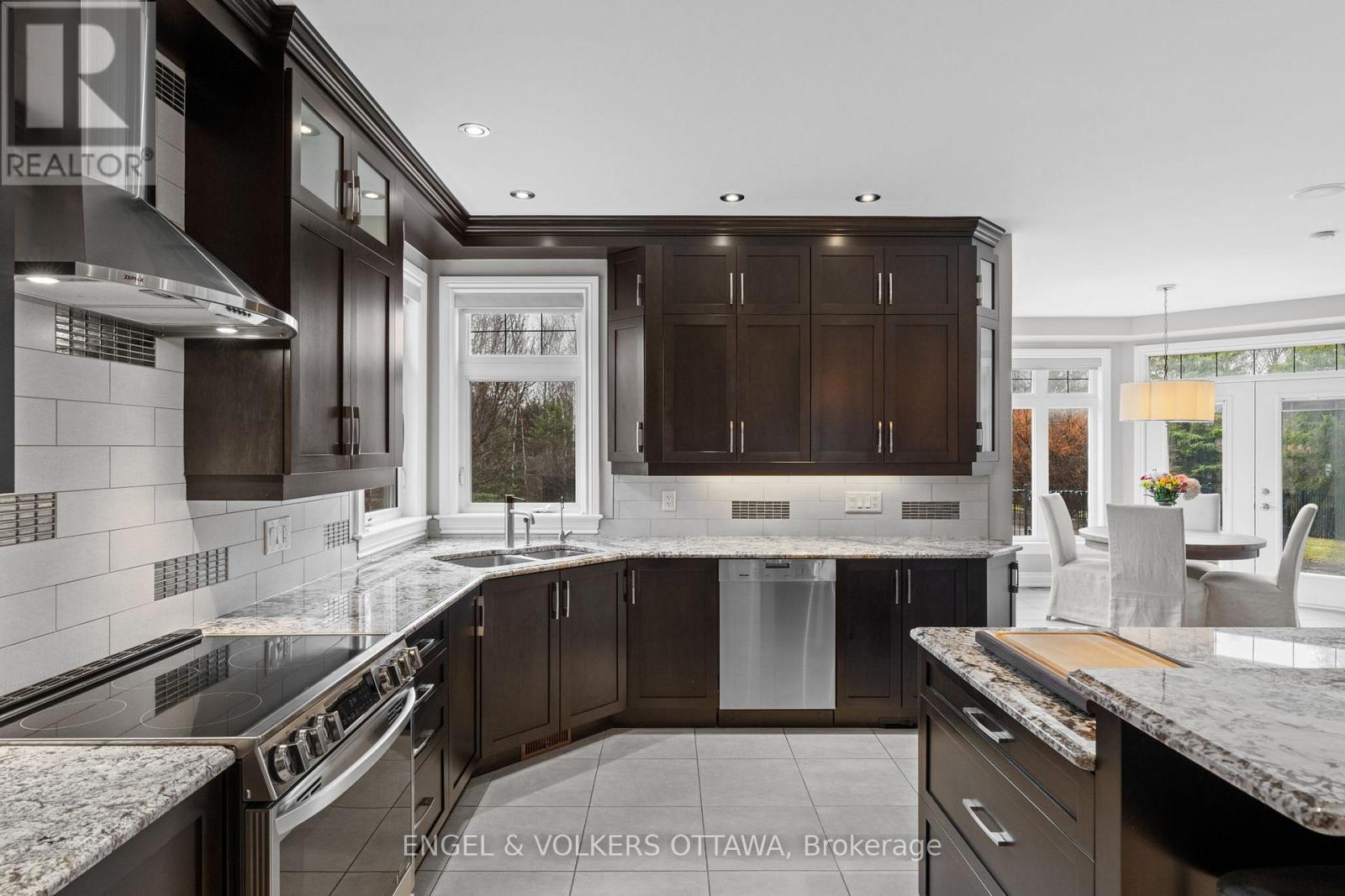 5796 Longhearth Way, Ottawa, Ontario  K4M 1M1 - Photo 11 - X12987180