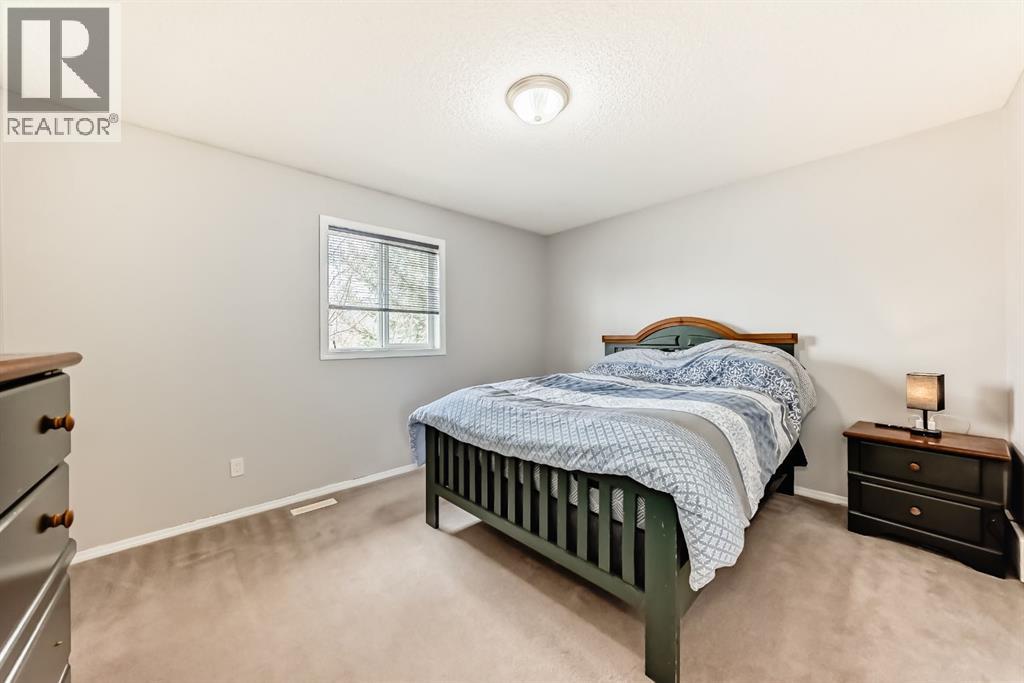 252 Prestwick Acres Lane Se, Calgary, Alberta  T2Z 3Y2 - Photo 12 - A2299157