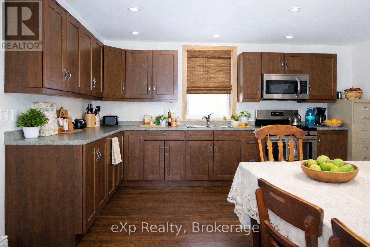 144 Main Street W, Grey Highlands, Ontario  N0C 1H0 - Photo 12 - X12886524