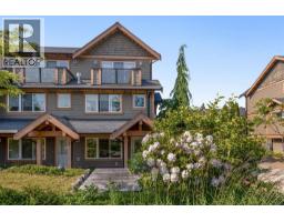 3 728 GIBSONS WAY, Gibsons, British Columbia