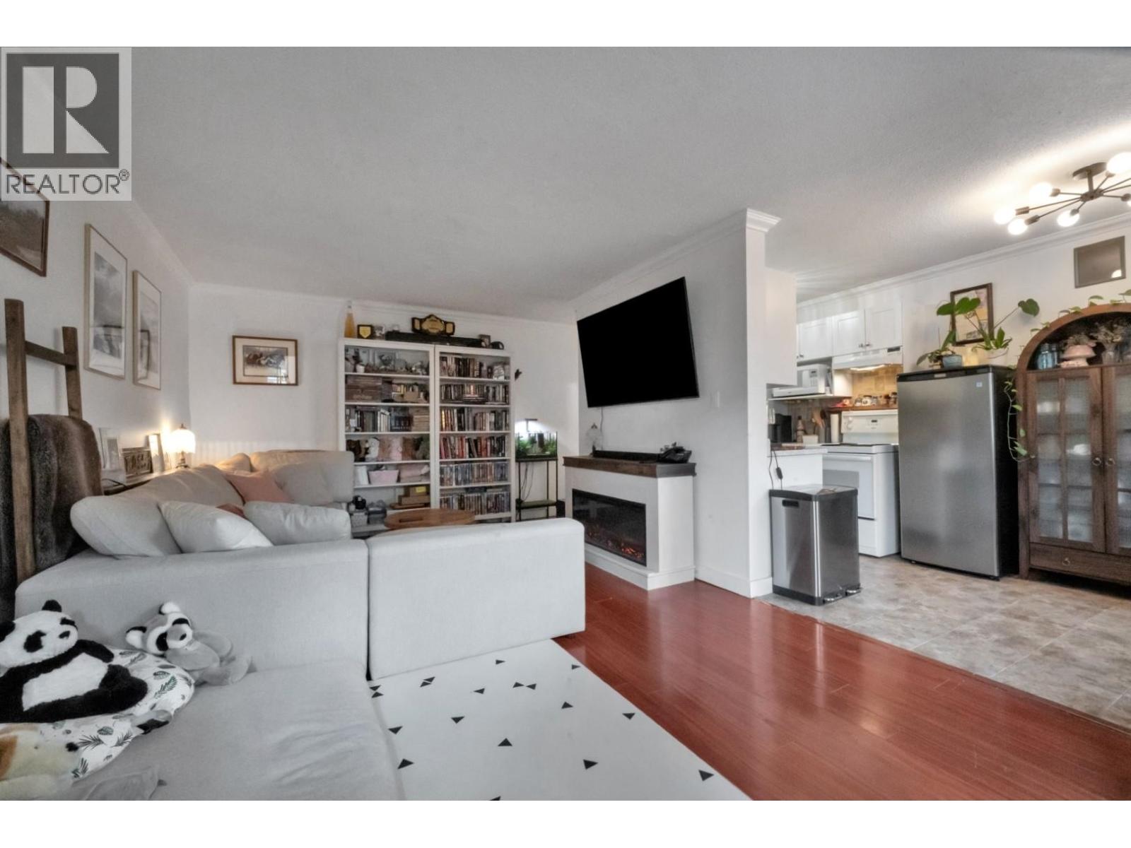 103 214 E 15th Street, North Vancouver, British Columbia  V7L 2R3 - Photo 6 - R3104836