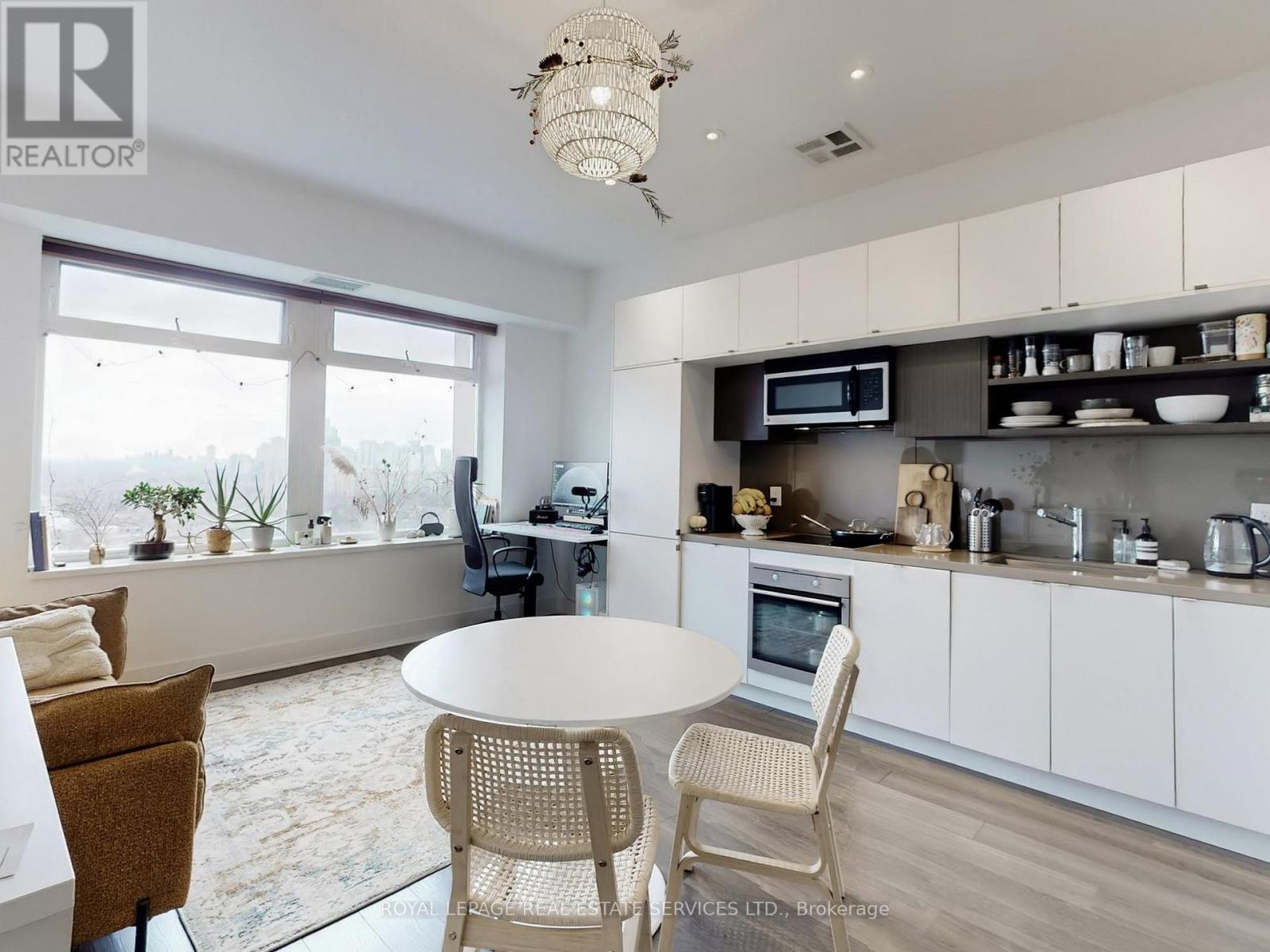 1623 - 111 ST. CLAIR AVENUE W, Toronto, Ontario