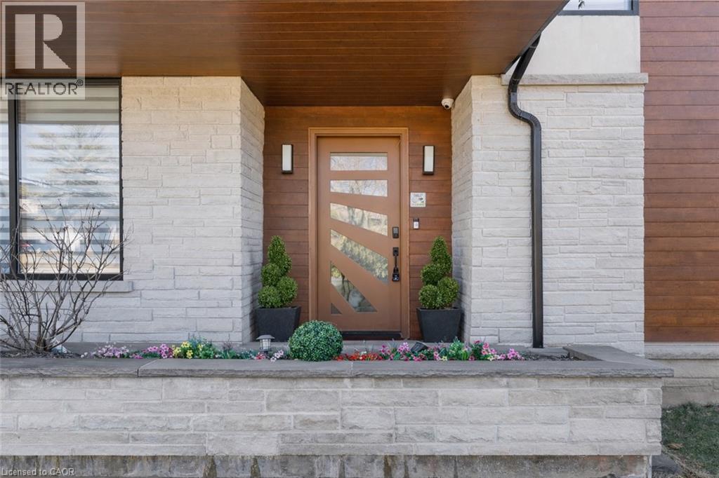 1526 Bridge Road, Oakville, Ontario  L6L 2E3 - Photo 3 - 40815550