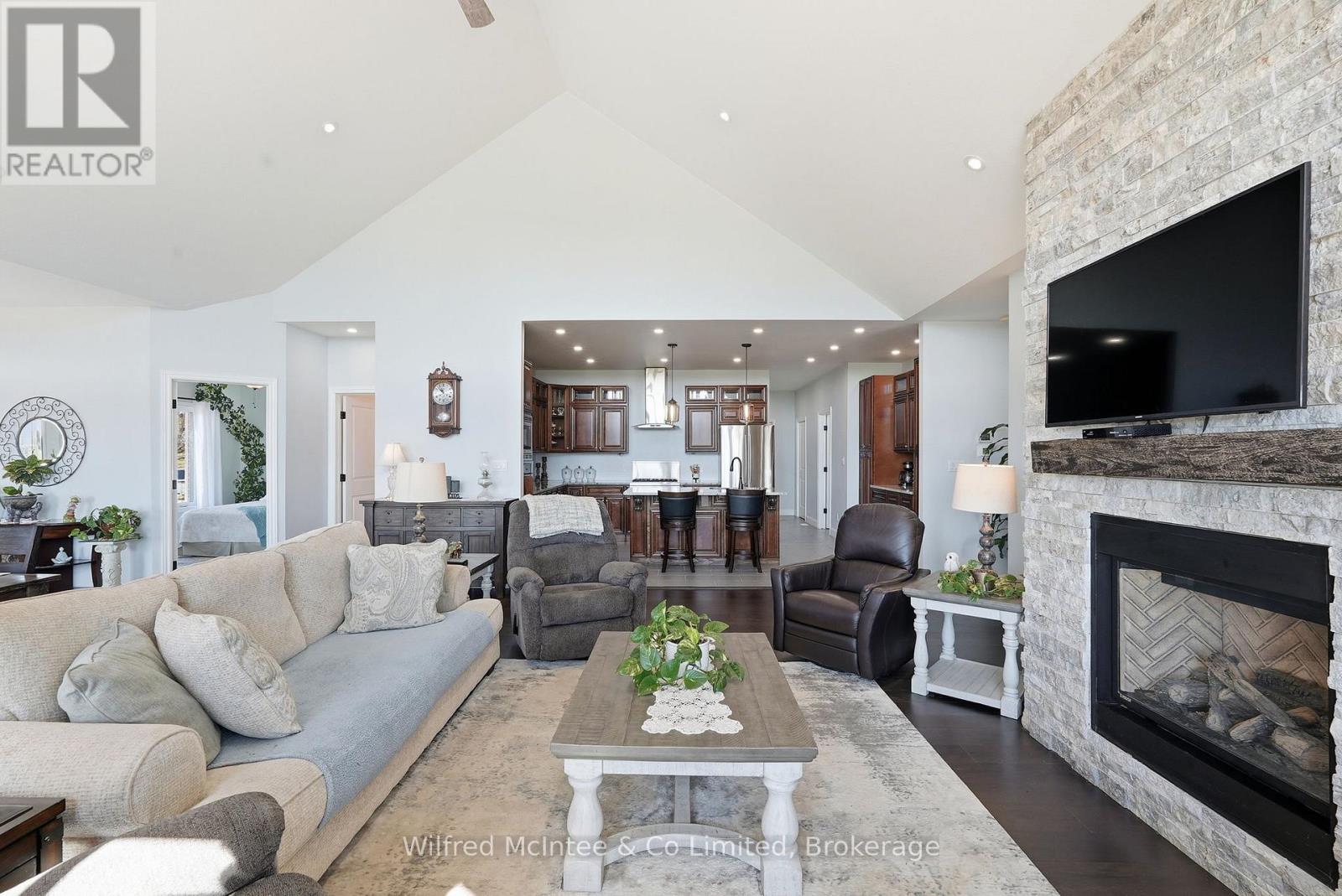 1054 4 Concession E, Brockton, Ontario  N0G 1V0 - Photo 25 - X12987548