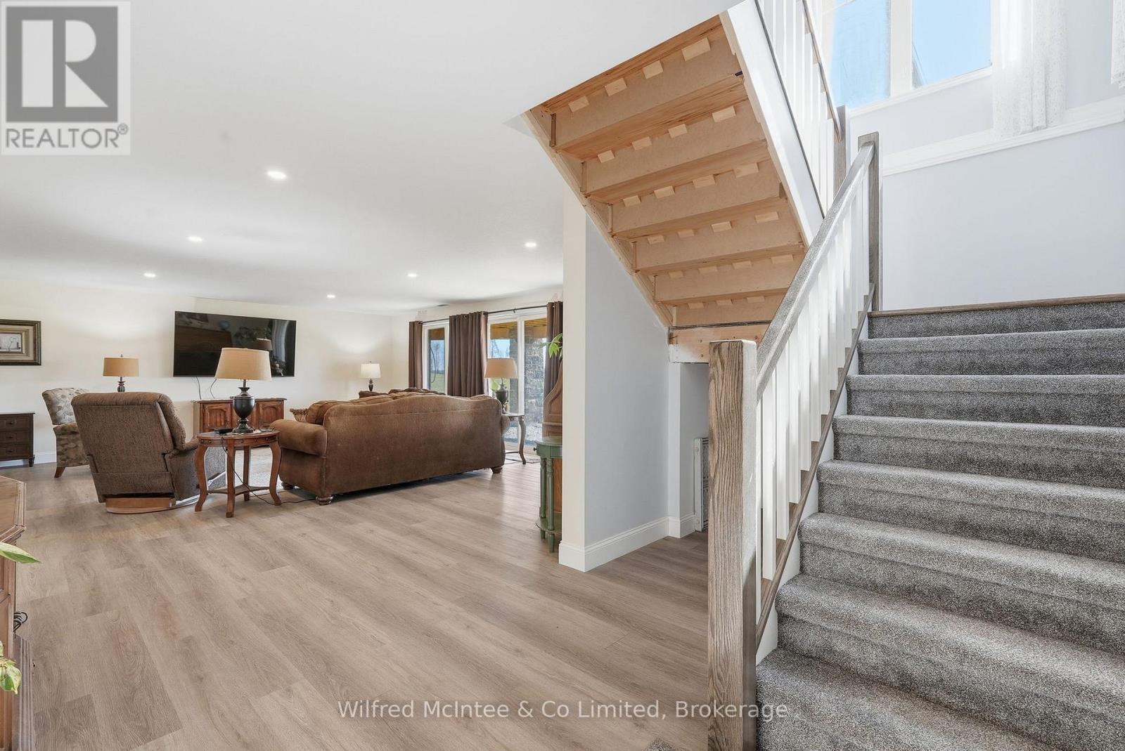 1054 4 Concession E, Brockton, Ontario  N0G 1V0 - Photo 36 - X12987548