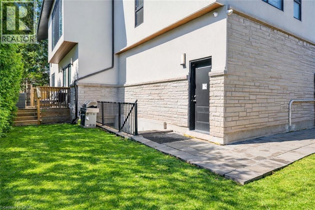 1526 Bridge Road, Oakville, Ontario  L6L 2E3 - Photo 38 - 40815550