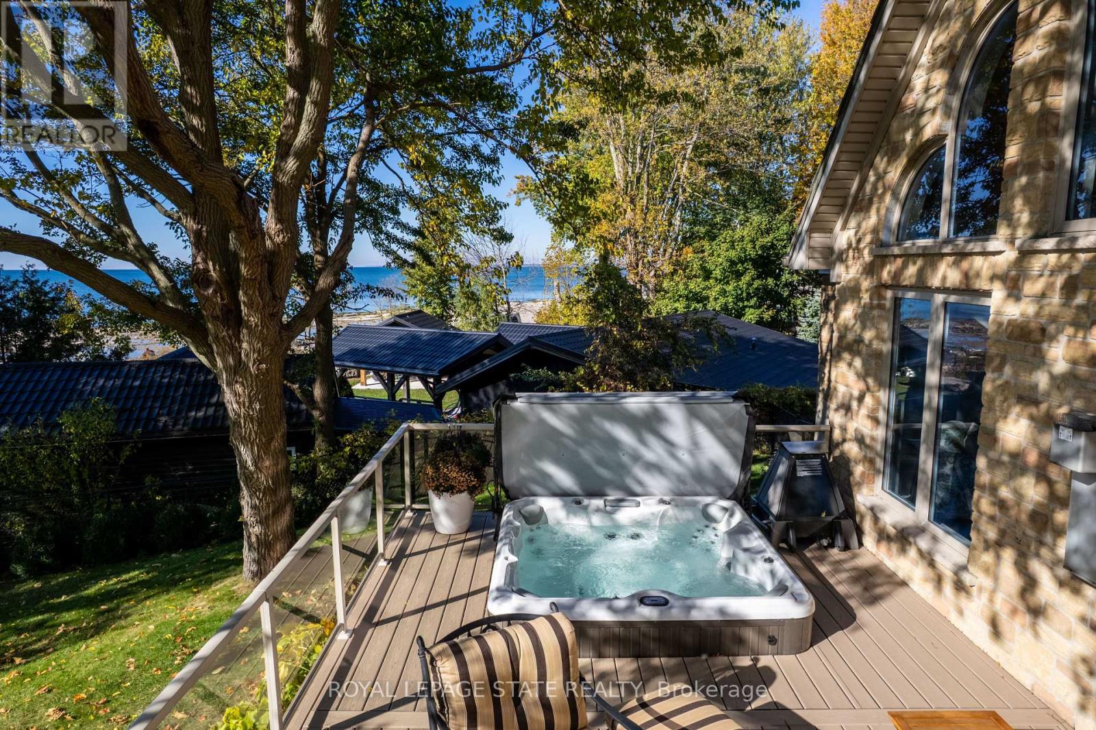 739 Sandy Bay Road, Haldimand, Ontario  N1A 2W6 - Photo 6 - X12498108