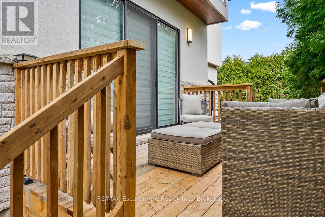 1526 Bridge Road, Oakville, Ontario  L6L 2E3 - Photo 41 - W12936784