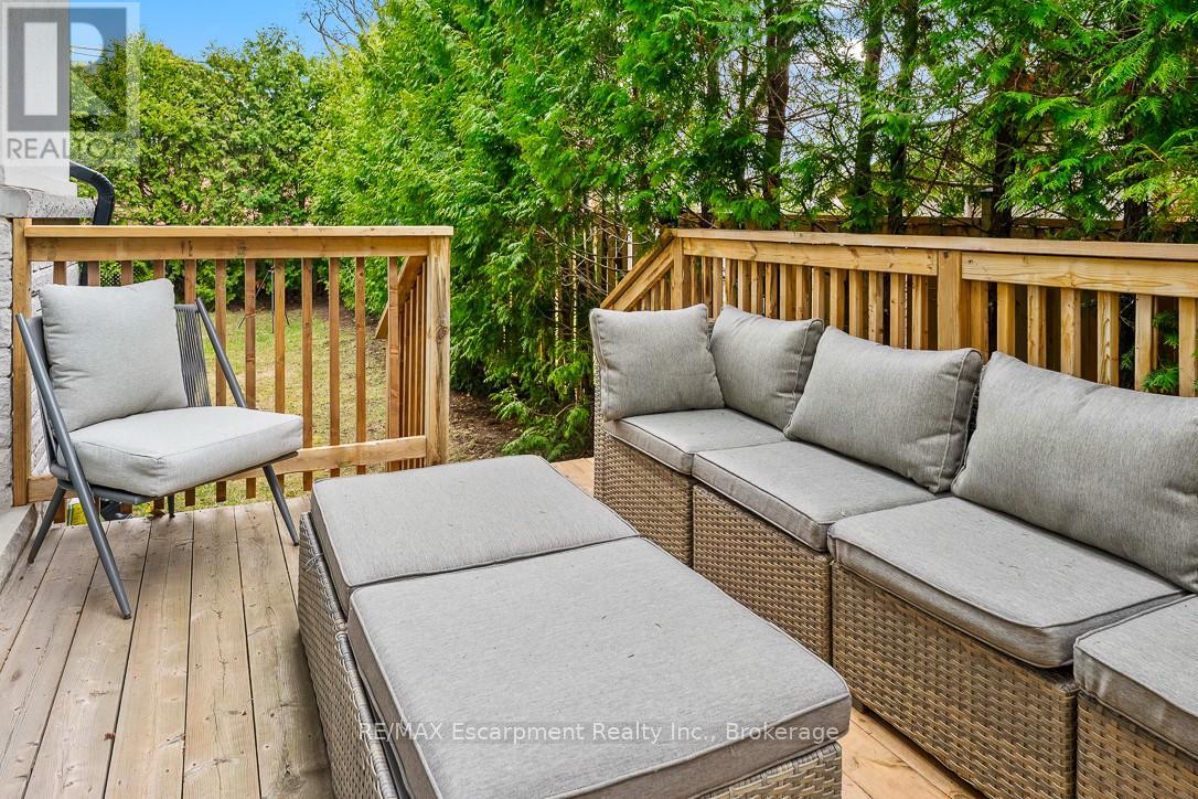 1526 Bridge Road, Oakville, Ontario  L6L 2E3 - Photo 39 - W12936784