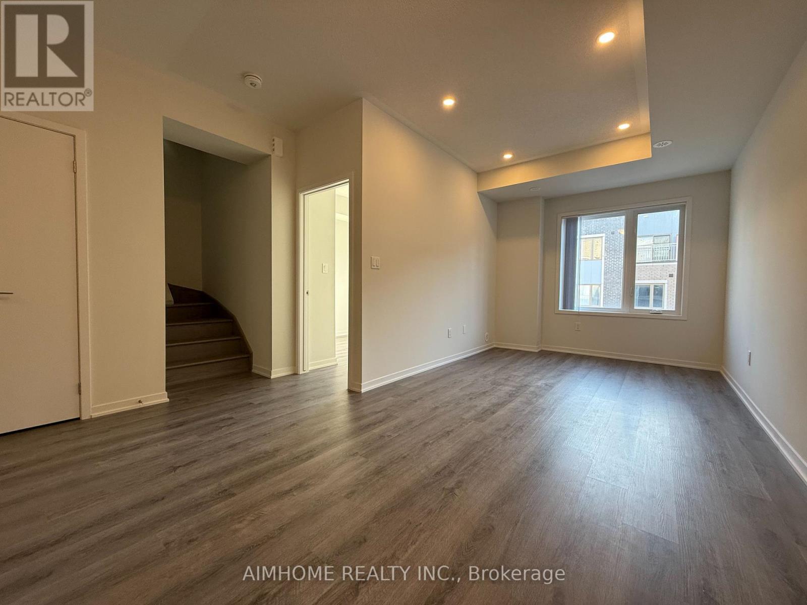 Th218 - 131 Honeycrisp Crescent, Vaughan, Ontario  L4K 0N7 - Photo 3 - N12987576