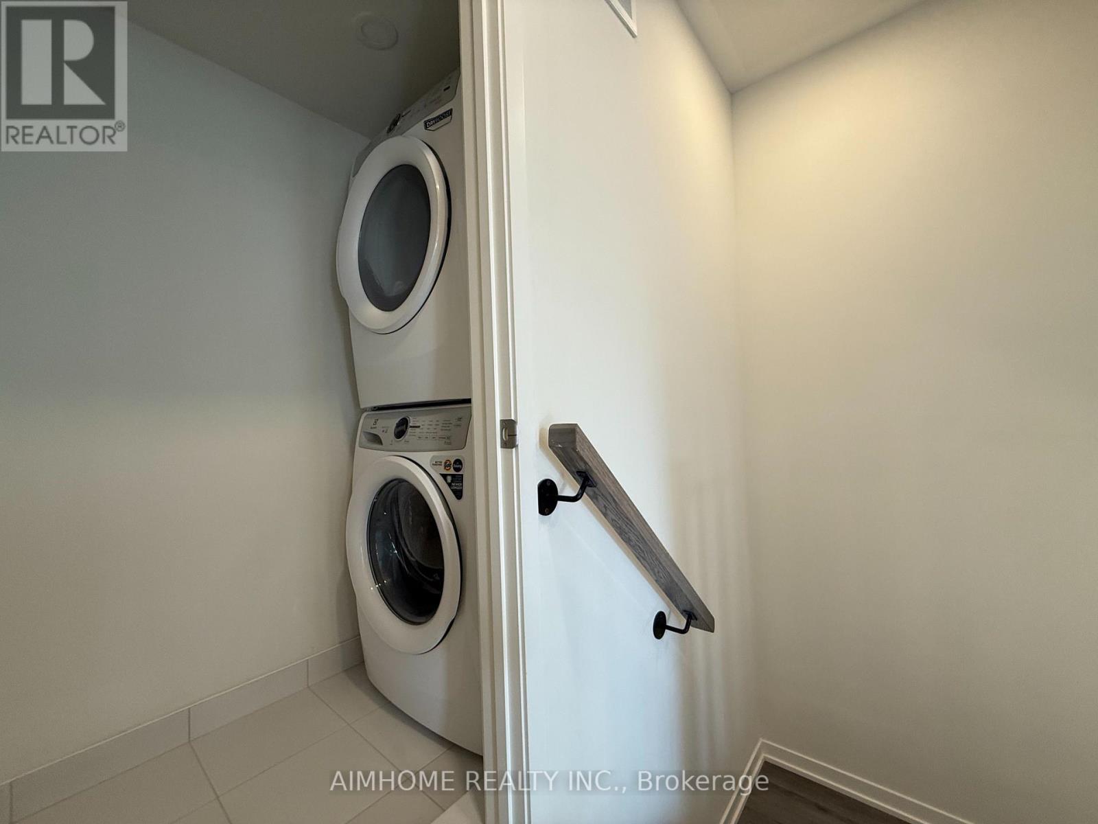 Th218 - 131 Honeycrisp Crescent, Vaughan, Ontario  L4K 0N7 - Photo 9 - N12987576