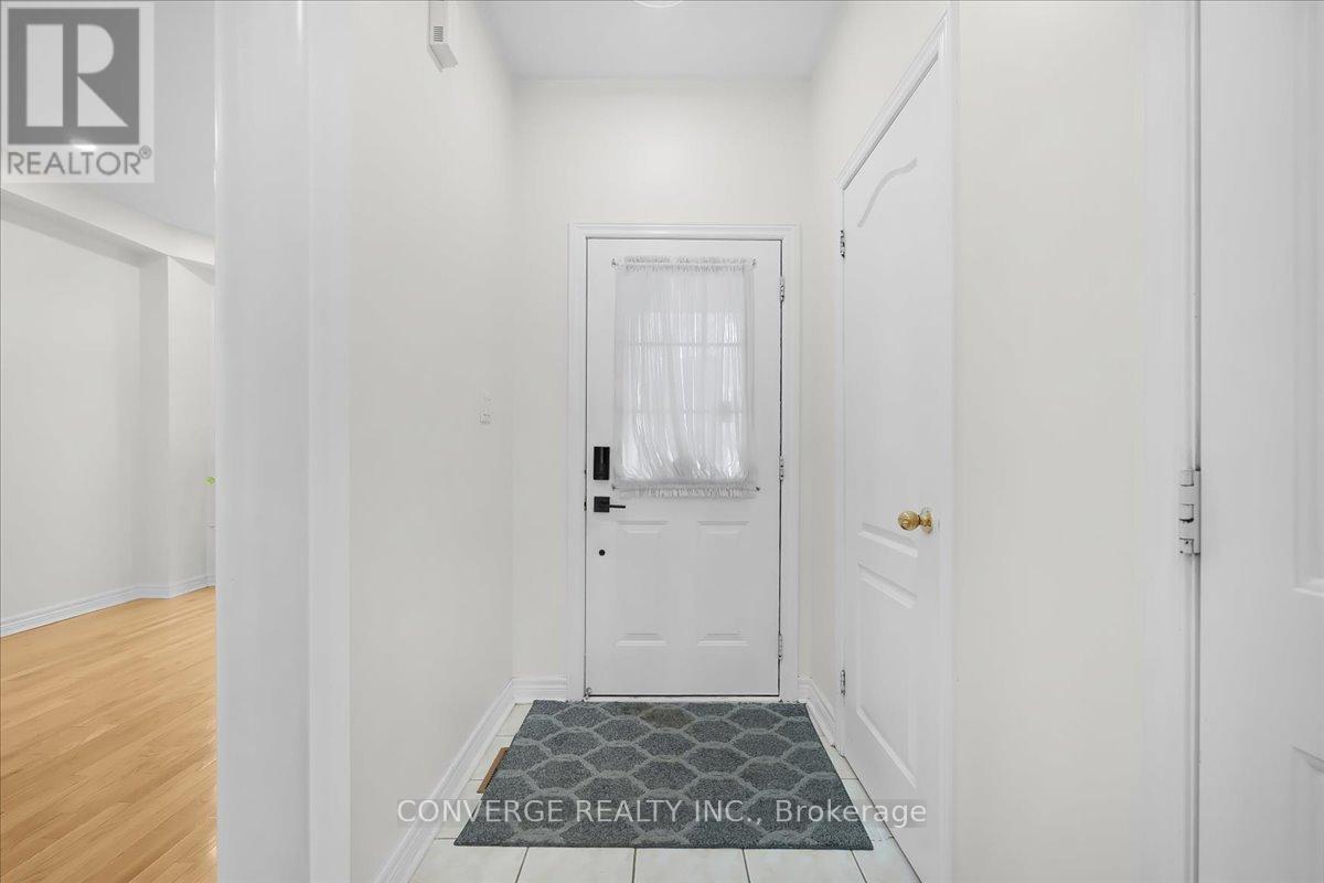 101 Park Place Drive, Markham, Ontario  L6E 1Z5 - Photo 3 - N12987596