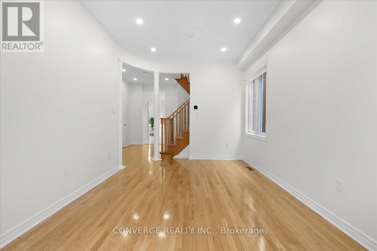 101 Park Place Drive, Markham, Ontario  L6E 1Z5 - Photo 6 - N12987596