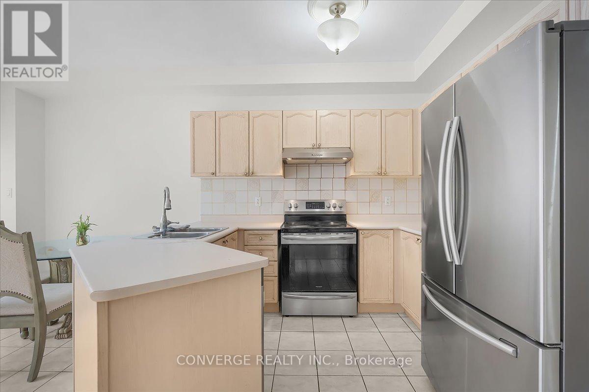 101 Park Place Drive, Markham, Ontario  L6E 1Z5 - Photo 7 - N12987596