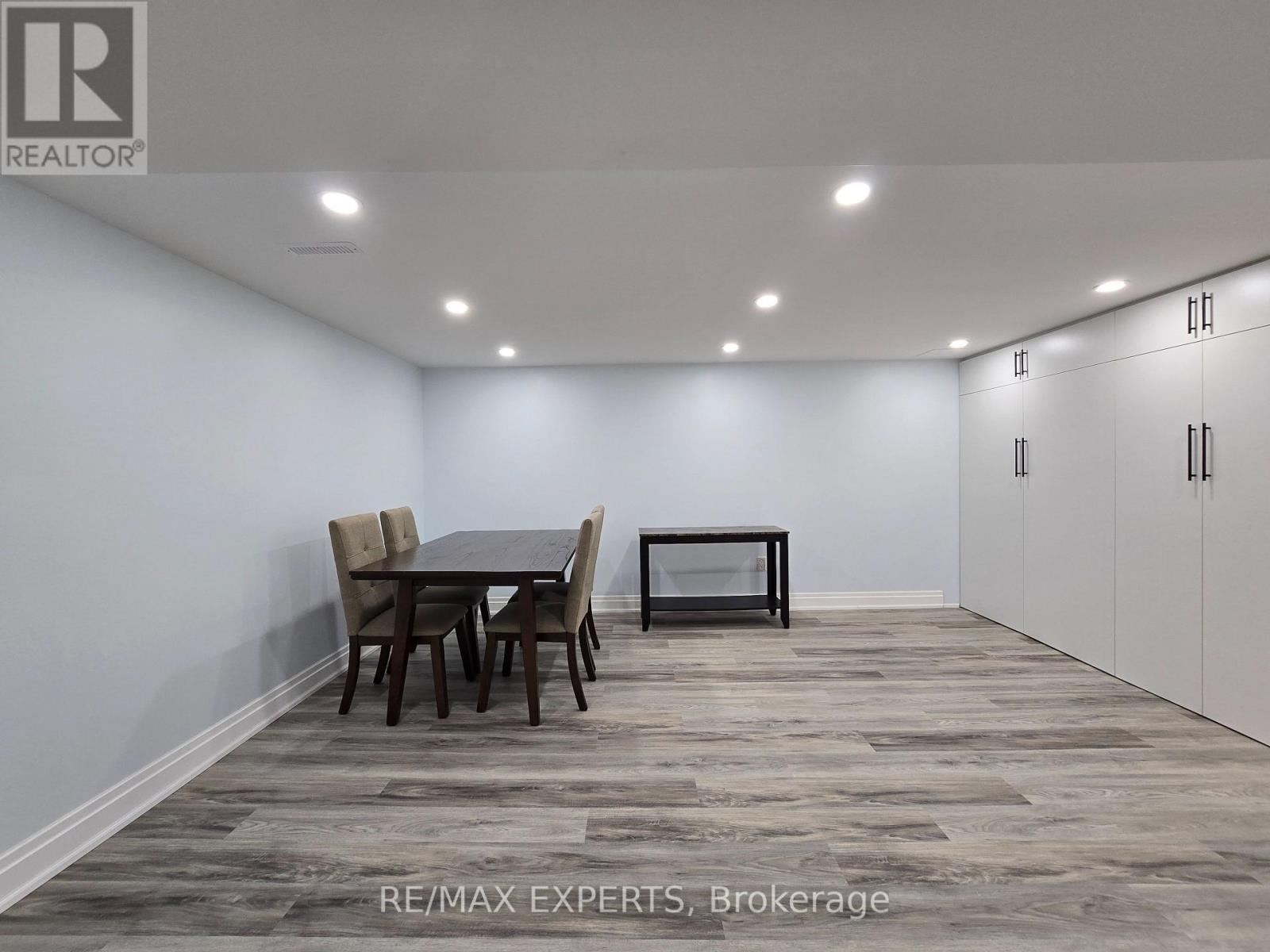 764 Elgin Street, Newmarket, Ontario  L3Y 3B8 - Photo 3 - N12987616