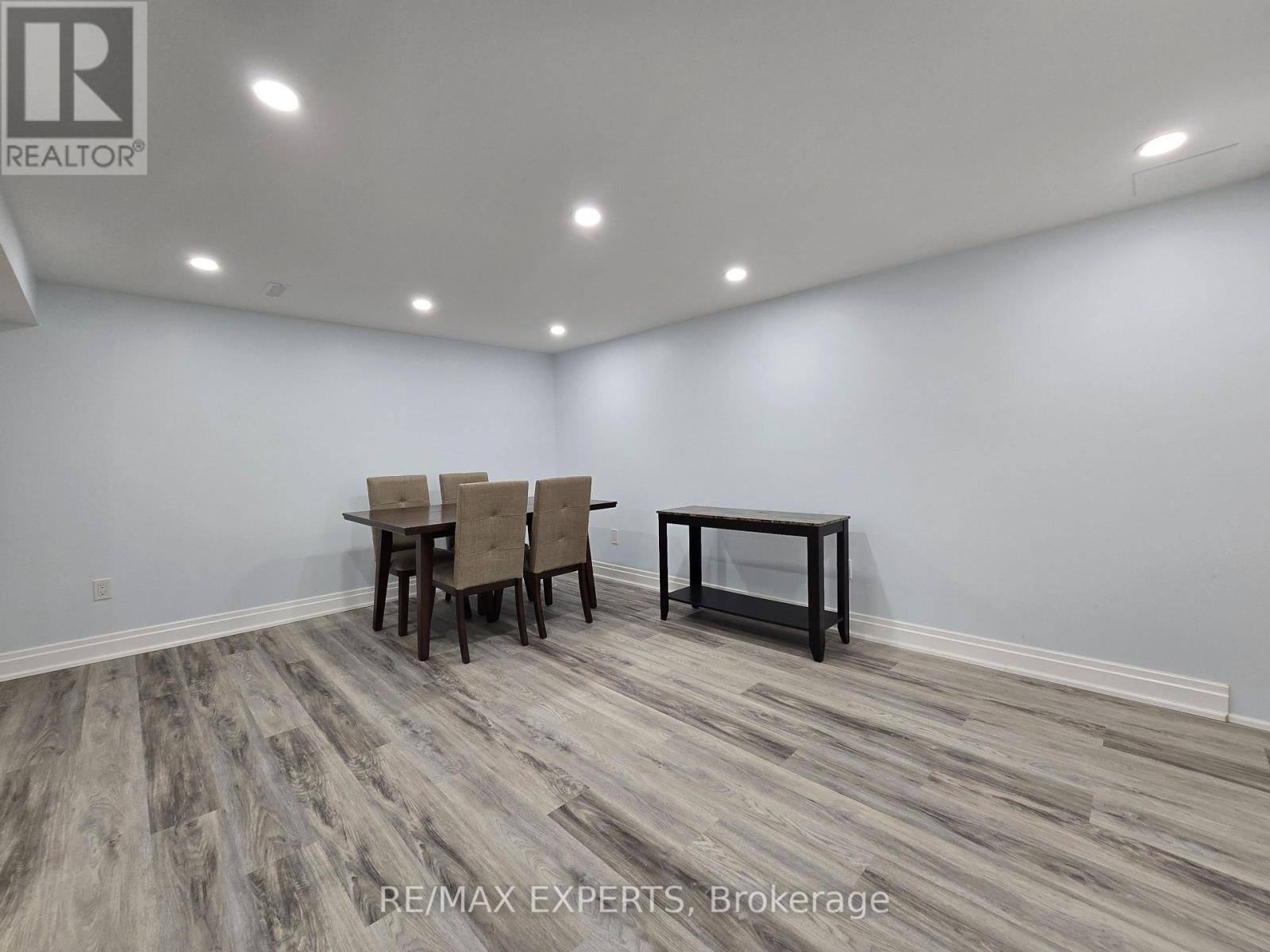 764 Elgin Street, Newmarket, Ontario  L3Y 3B8 - Photo 4 - N12987616