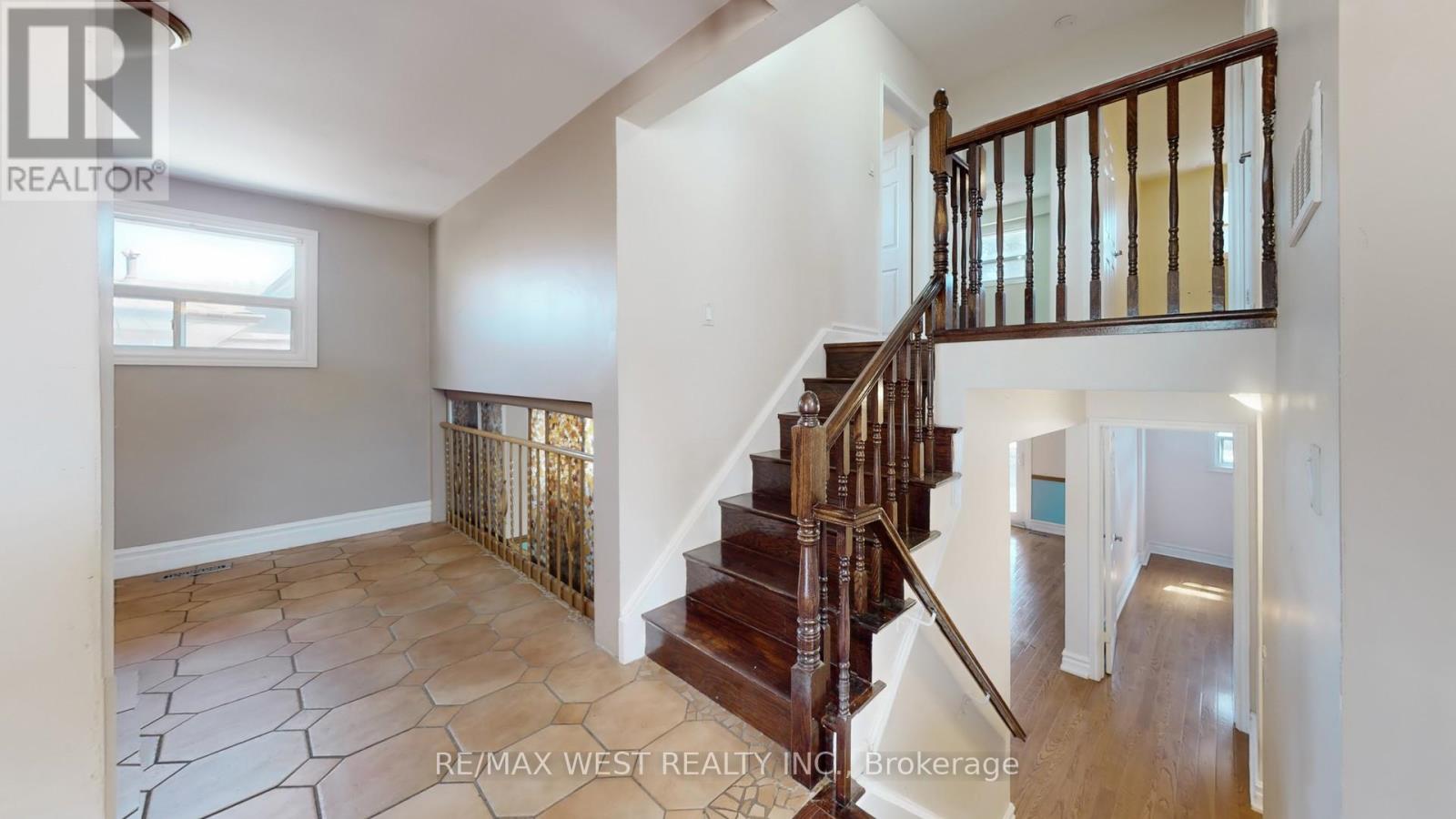 47 Tobermory Drive, Toronto, Ontario  M3N 2R4 - Photo 13 - W12981194