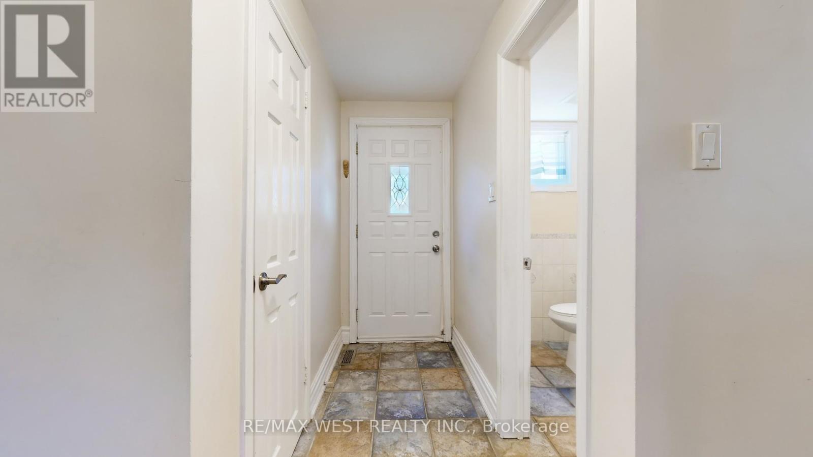 47 Tobermory Drive, Toronto, Ontario  M3N 2R4 - Photo 22 - W12981194