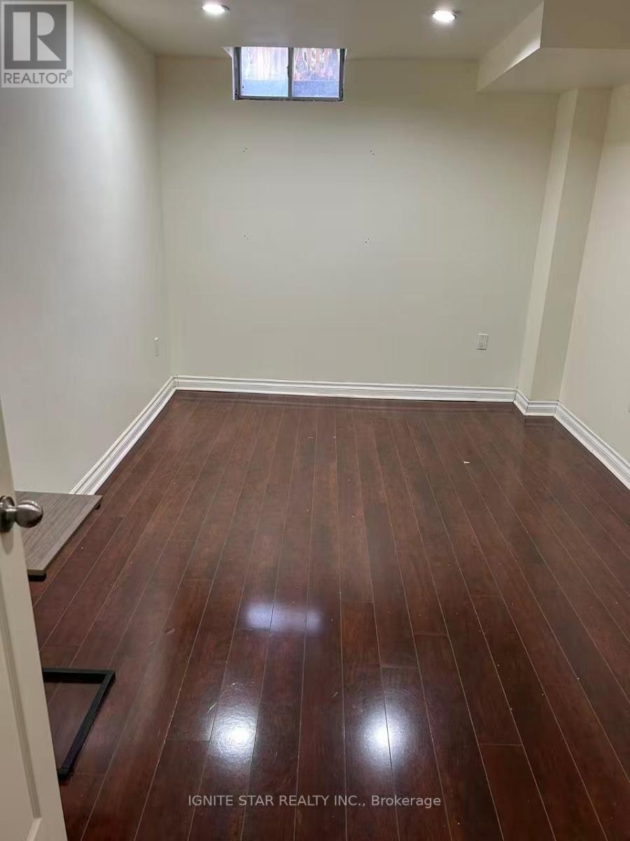 3405 Colonial Drive S, Mississauga, Ontario  L5L 5B9 - Photo 8 - W12987550