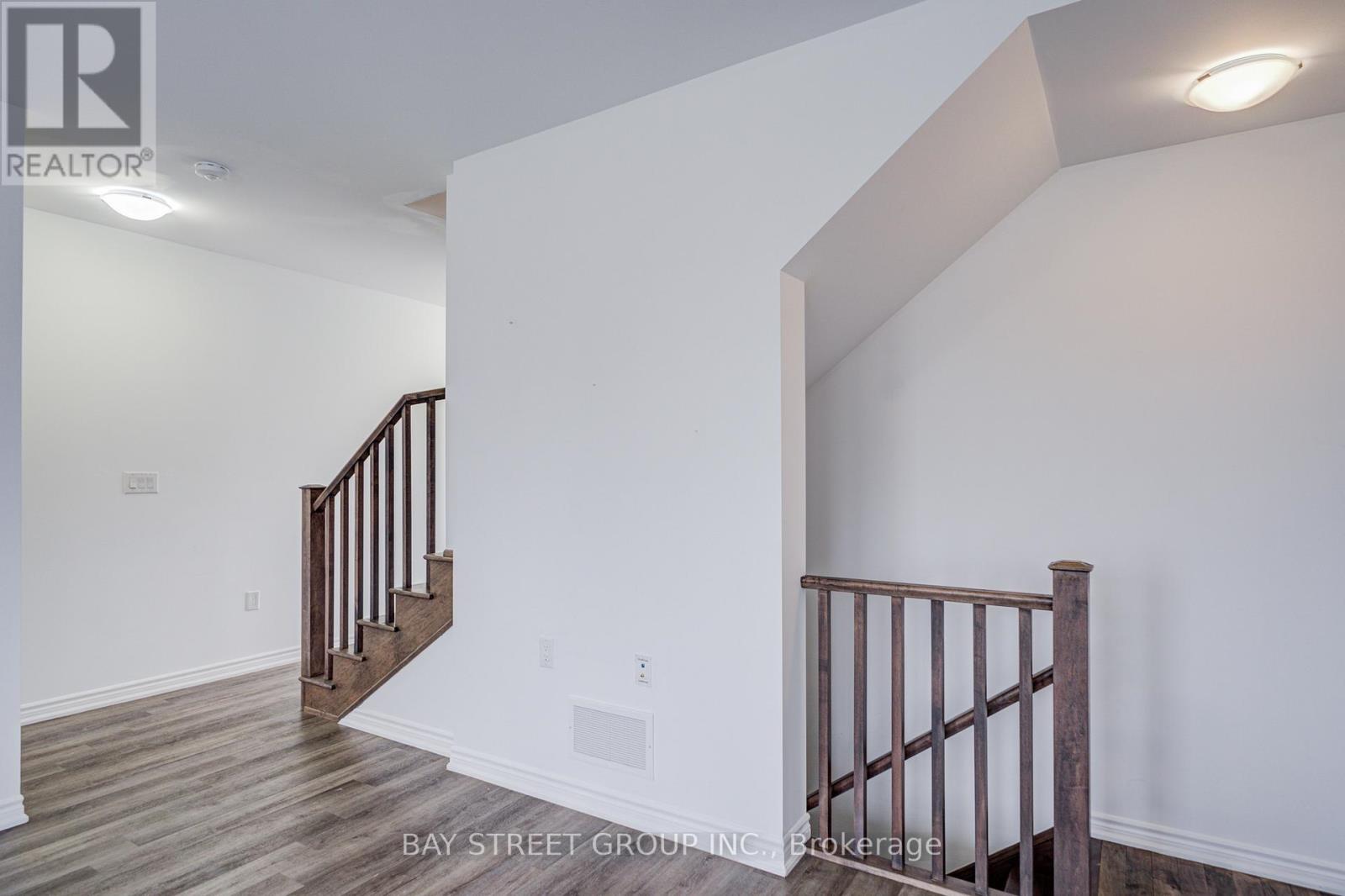 29 - 980 Logan Drive, Milton, Ontario  L9E 1T1 - Photo 10 - W12987560