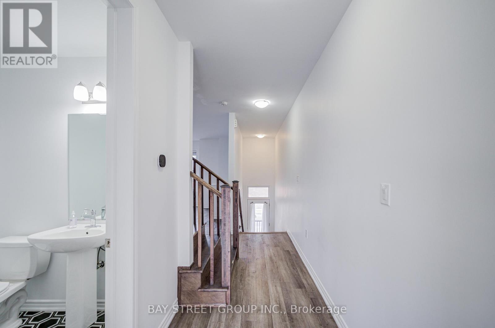 29 - 980 Logan Drive, Milton, Ontario  L9E 1T1 - Photo 11 - W12987560