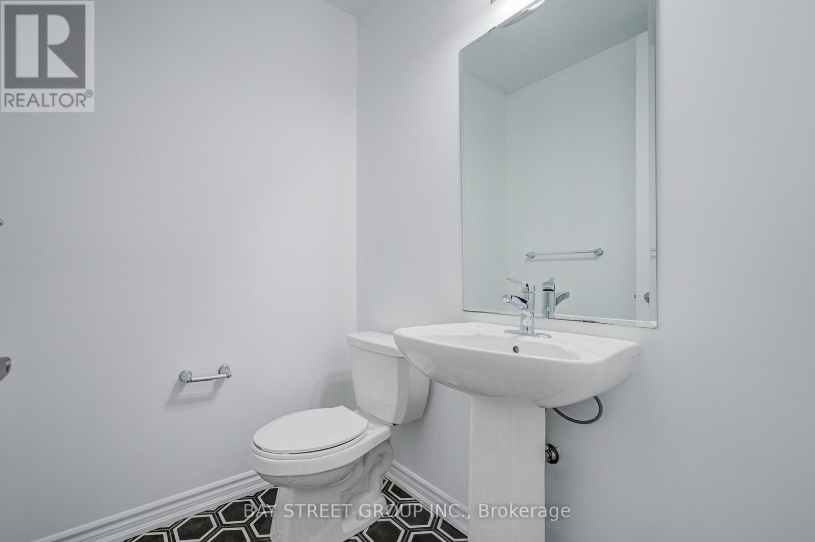 29 - 980 Logan Drive, Milton, Ontario  L9E 1T1 - Photo 12 - W12987560