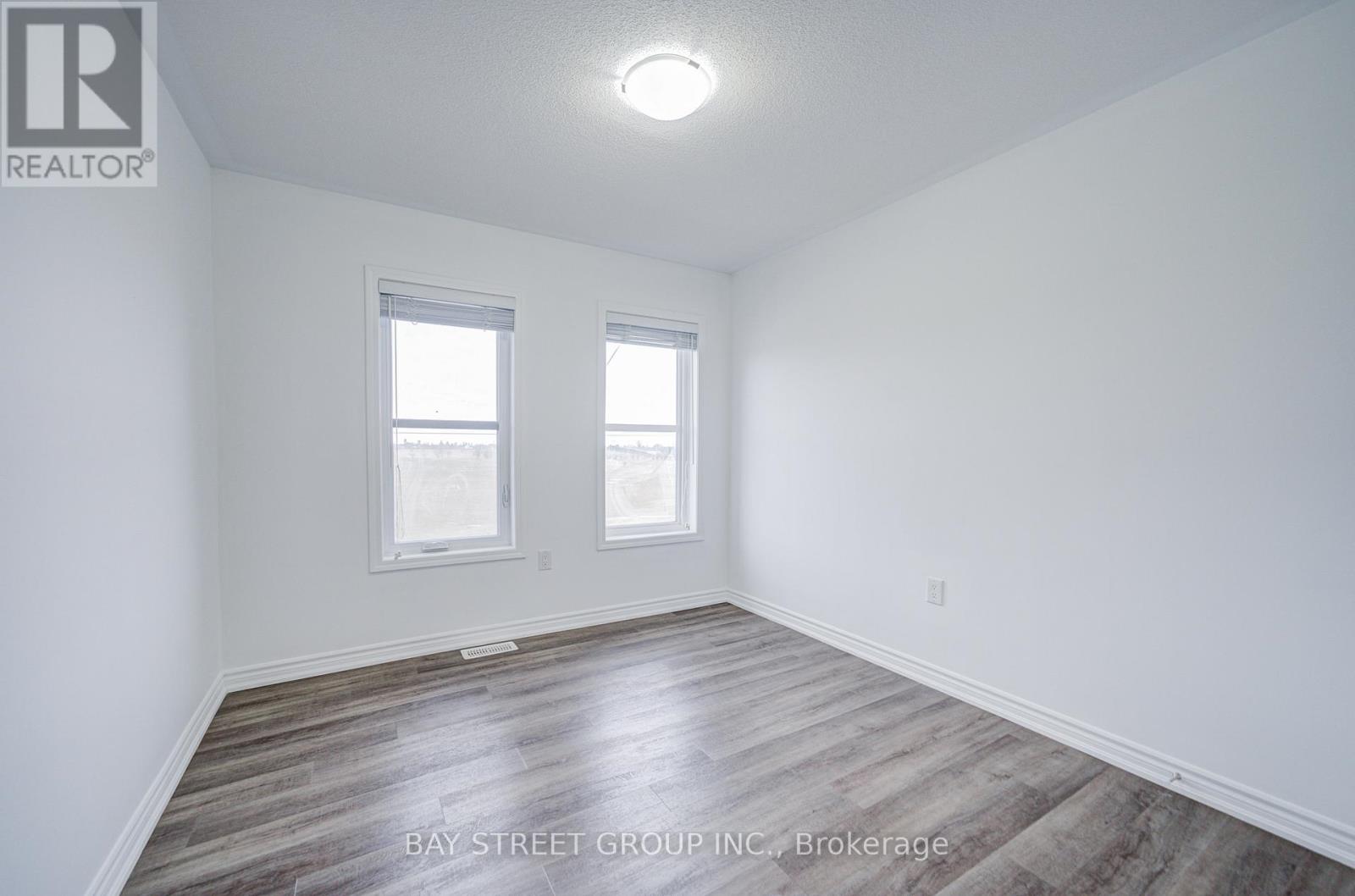 29 - 980 Logan Drive, Milton, Ontario  L9E 1T1 - Photo 38 - W12987560