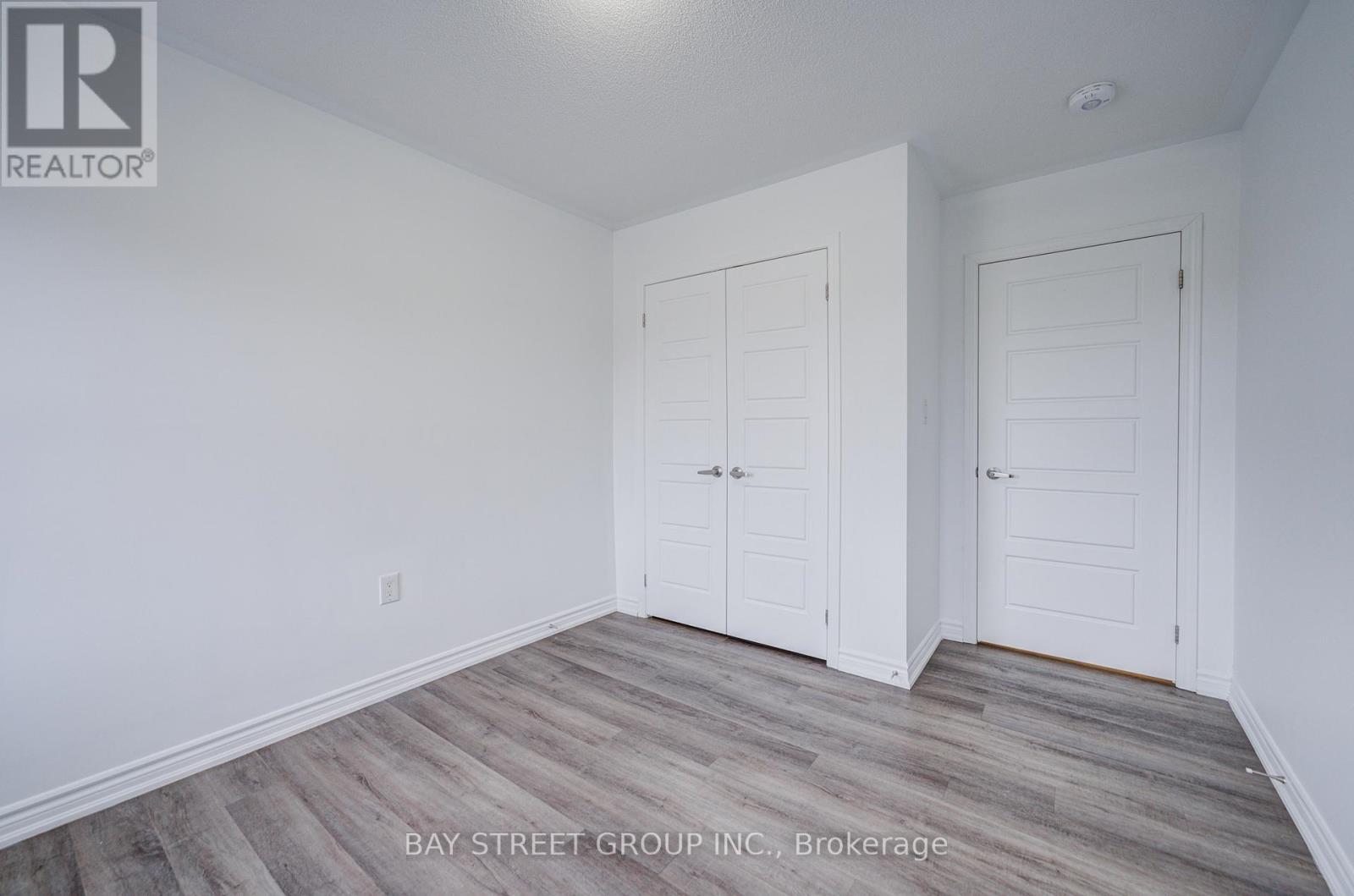 29 - 980 Logan Drive, Milton, Ontario  L9E 1T1 - Photo 40 - W12987560