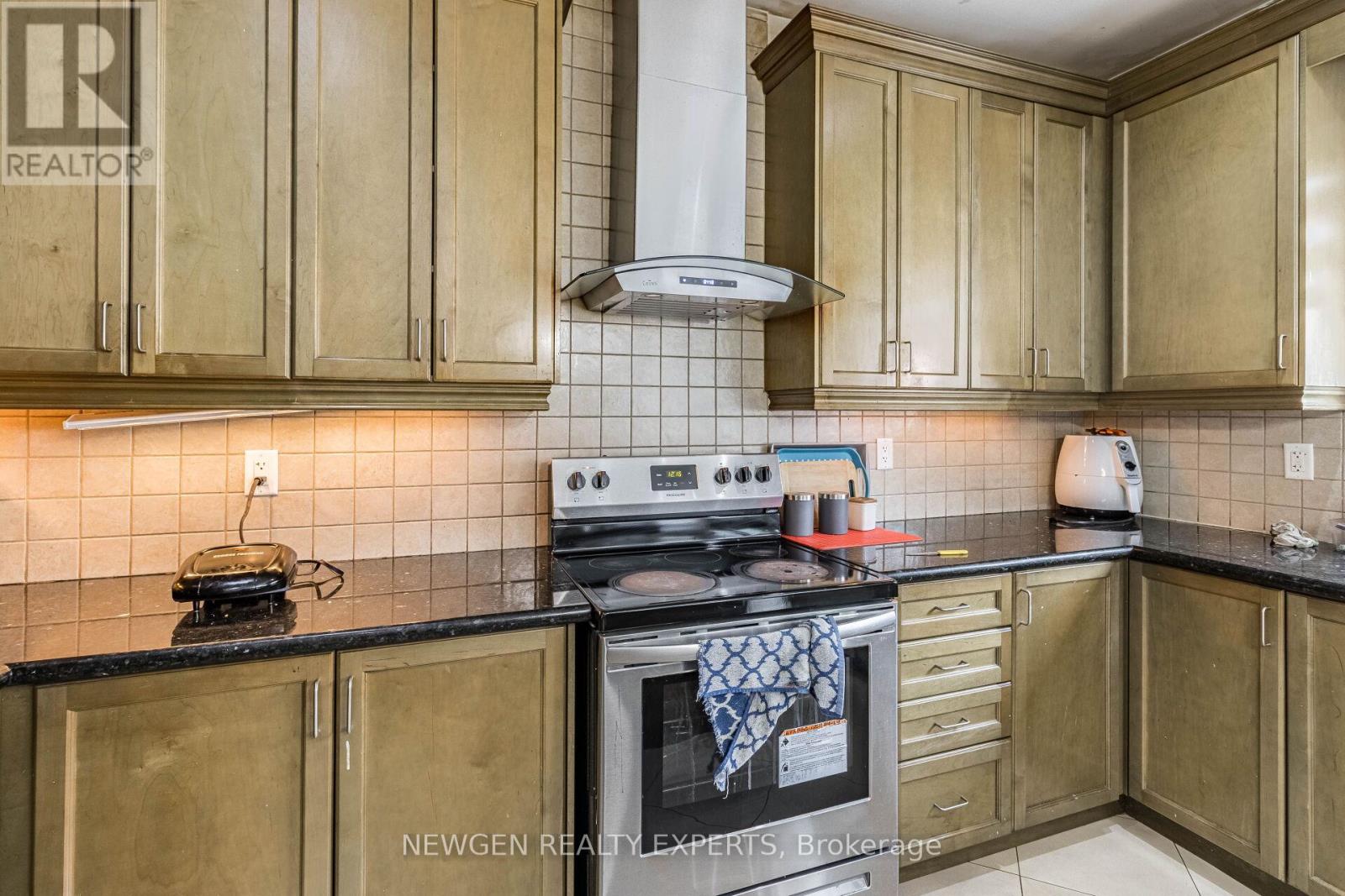 30 Rampart Drive, Brampton, Ontario L6P 2Z1 - Photo 19 - W12987562