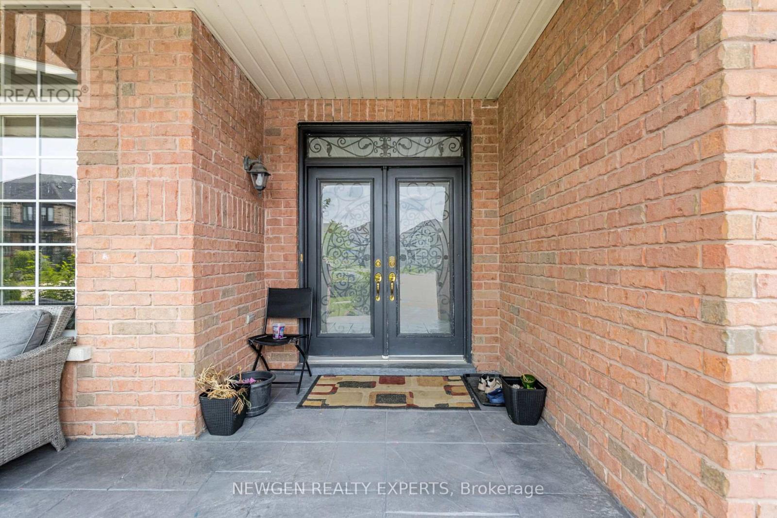 30 Rampart Drive, Brampton, Ontario L6P 2Z1 - Photo 4 - W12987562