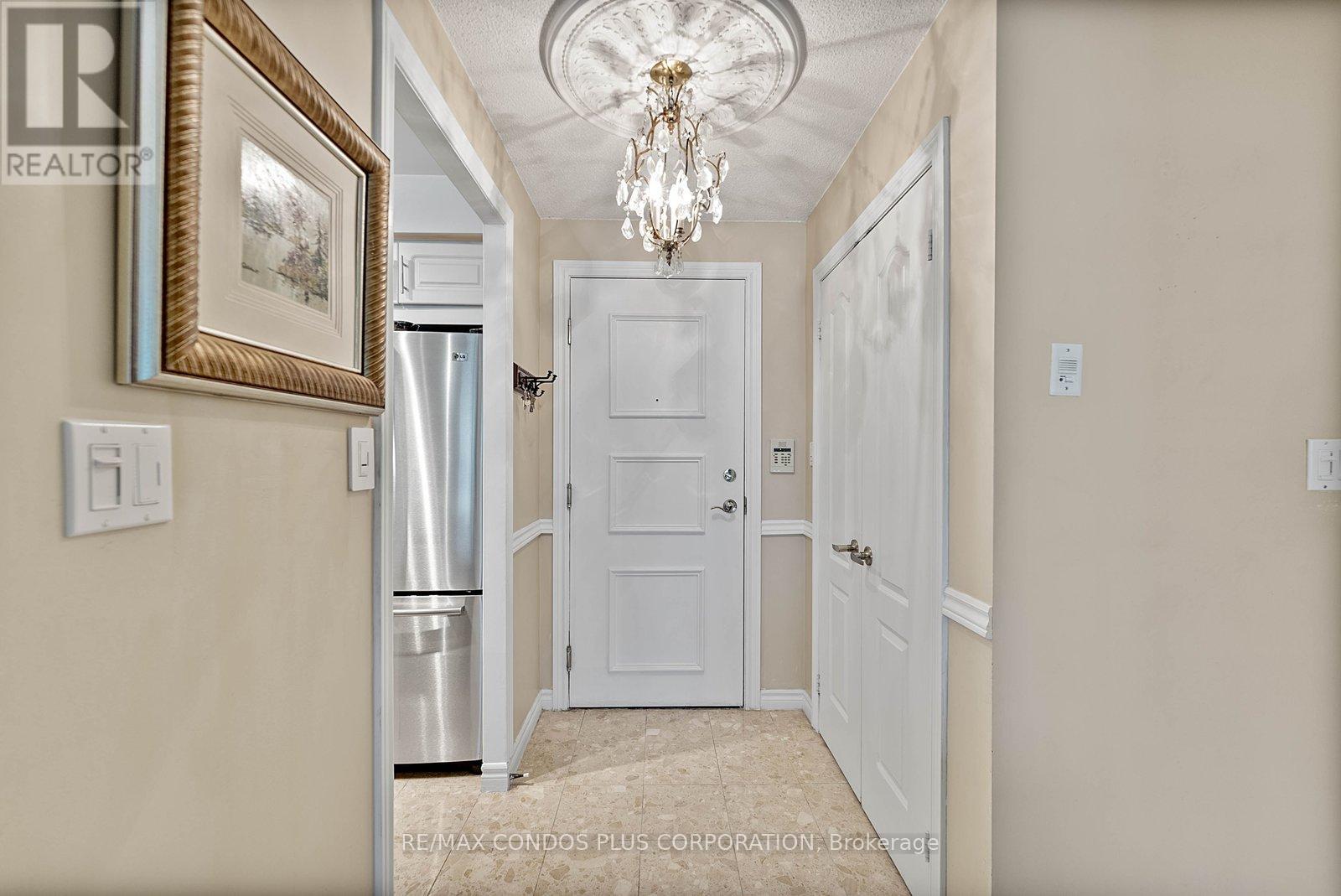 506 - 2111 Lake Shore Boulevard W, Toronto, Ontario  M8V 4B2 - Photo 4 - W12987572