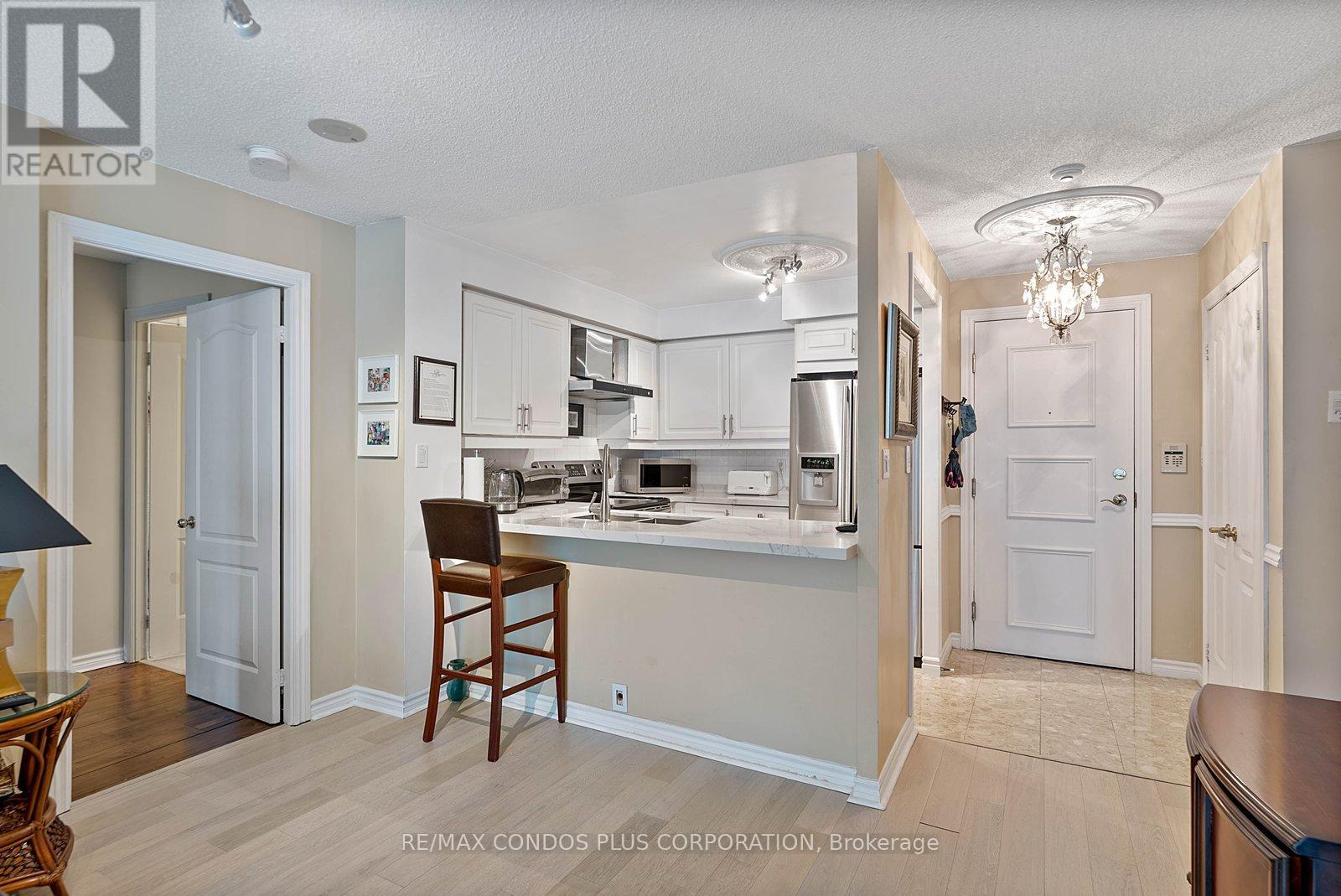 506 - 2111 Lake Shore Boulevard W, Toronto, Ontario  M8V 4B2 - Photo 5 - W12987572