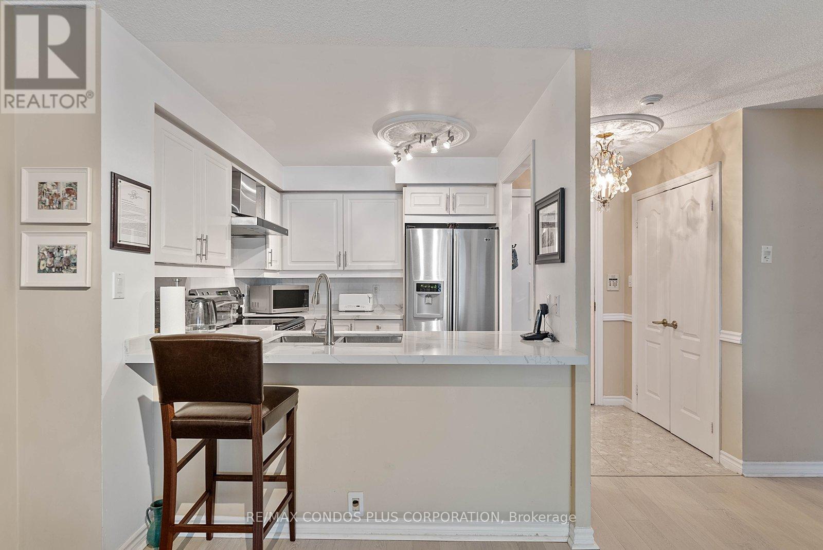 506 - 2111 Lake Shore Boulevard W, Toronto, Ontario  M8V 4B2 - Photo 6 - W12987572