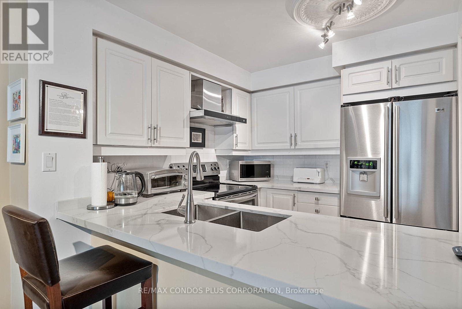 506 - 2111 Lake Shore Boulevard W, Toronto, Ontario  M8V 4B2 - Photo 7 - W12987572