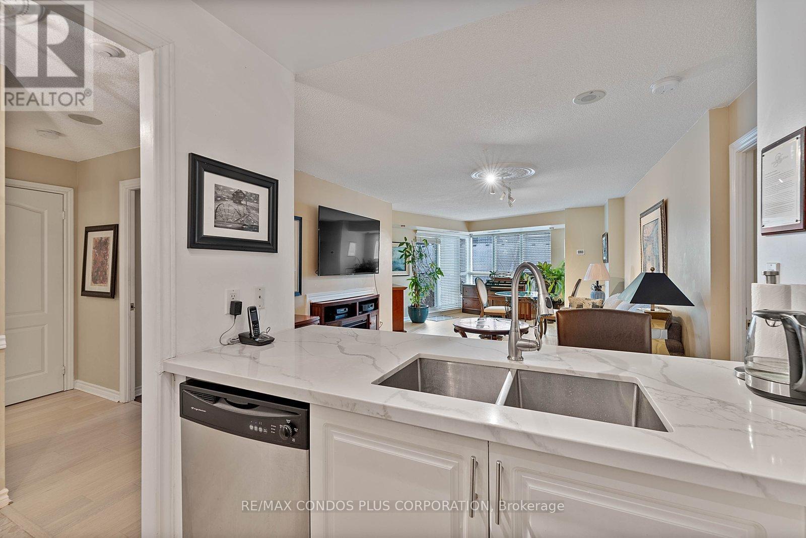 506 - 2111 Lake Shore Boulevard W, Toronto, Ontario  M8V 4B2 - Photo 9 - W12987572