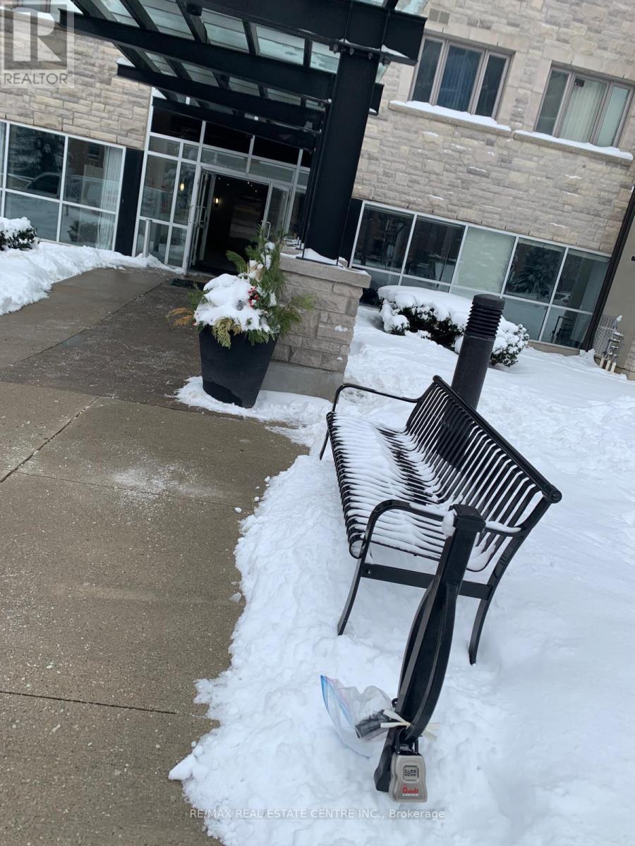 424 - 570 Lolita Gardens, Mississauga, Ontario  L5A 0A1 - Photo 11 - W12987592