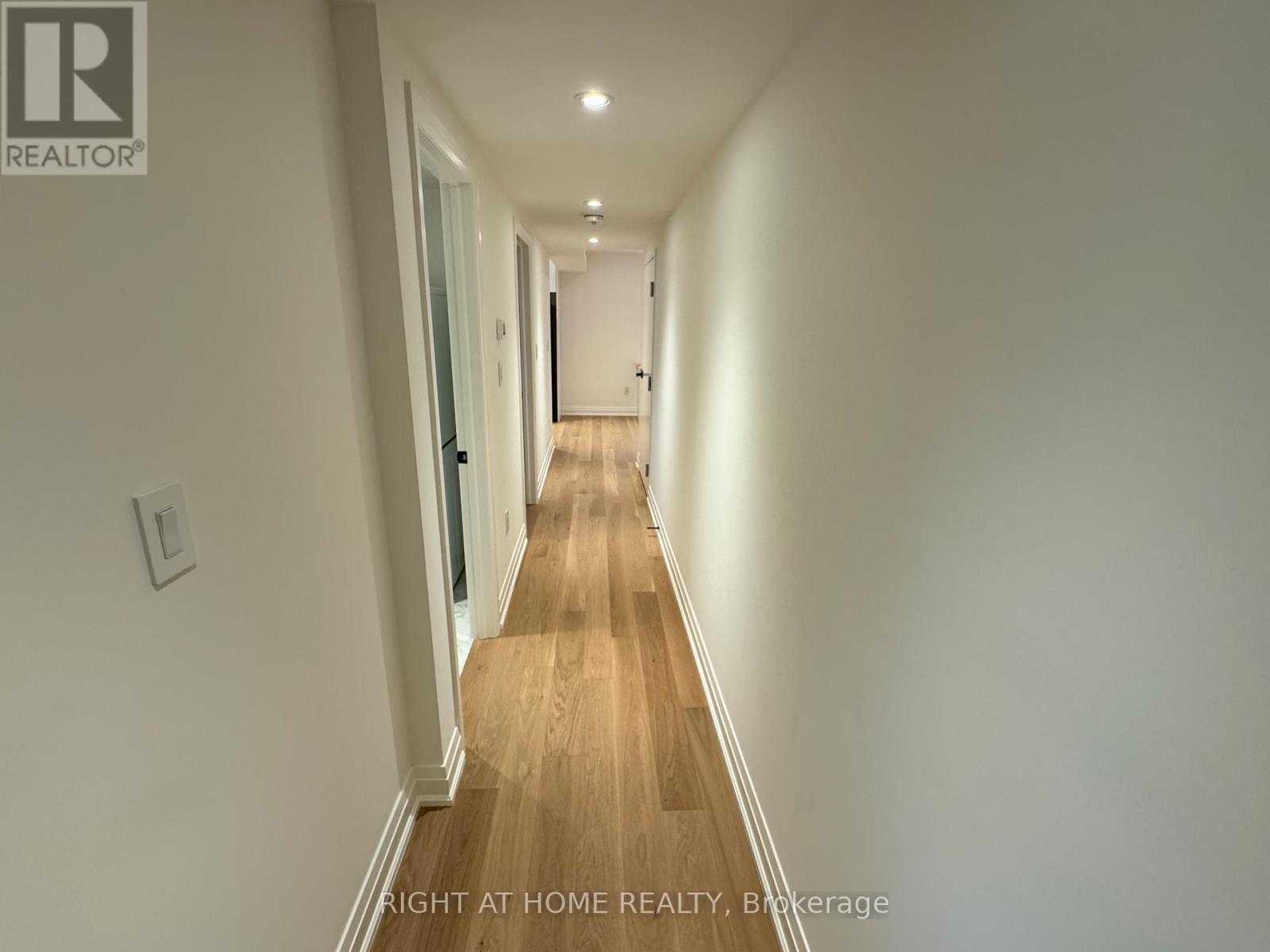 1 Random Street, Toronto, Ontario  M9B 2J3 - Photo 11 - W12987602